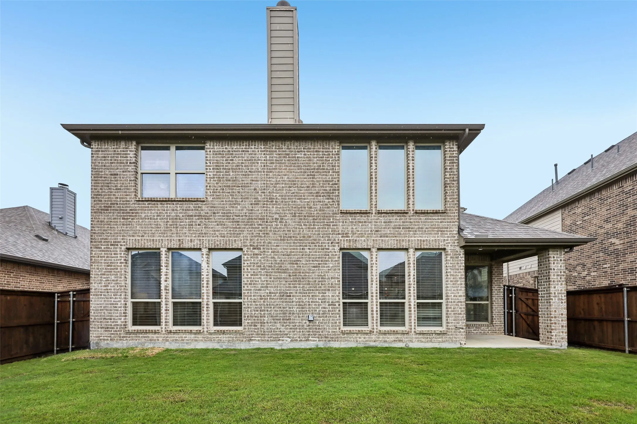 Single Family Residence For Sale in Denton County , 15604 Governors Island Way, Prosper, Texas 75078, 4 Bedroom, 4 Bathroom, 2 Garage spaces, 3,505 Sqft, built in 2016, mls#21280813, Real Estate Agent in Prosper, Homes For Sale in Denton county, Homes For Sale in Prosper, Realtor in Prosper Texas, Real Estate Brokerage Independent Realty Texas, Luminita Cordes Realtor