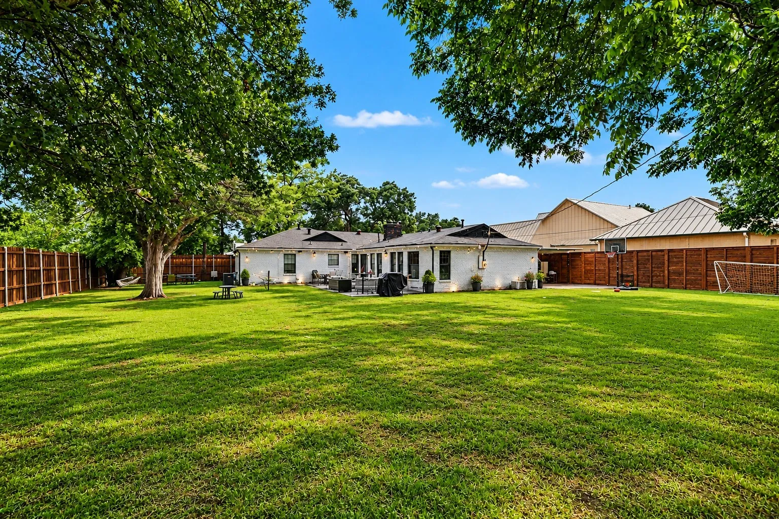 Single Family Residence For Sale in Dallas County , 5979 Charlestown Drive, Dallas, Texas 75230, 4 Bedroom, 3 Bathroom, Garage spaces, 2,715 Sqft, built in 1956, mls#21281976, Real Estate Agent in Dallas, Homes For Sale in Dallas county, Homes For Sale in Dallas, Realtor in Dallas Texas, Real Estate Brokerage Independent Realty Texas, Luminita Cordes Realtor