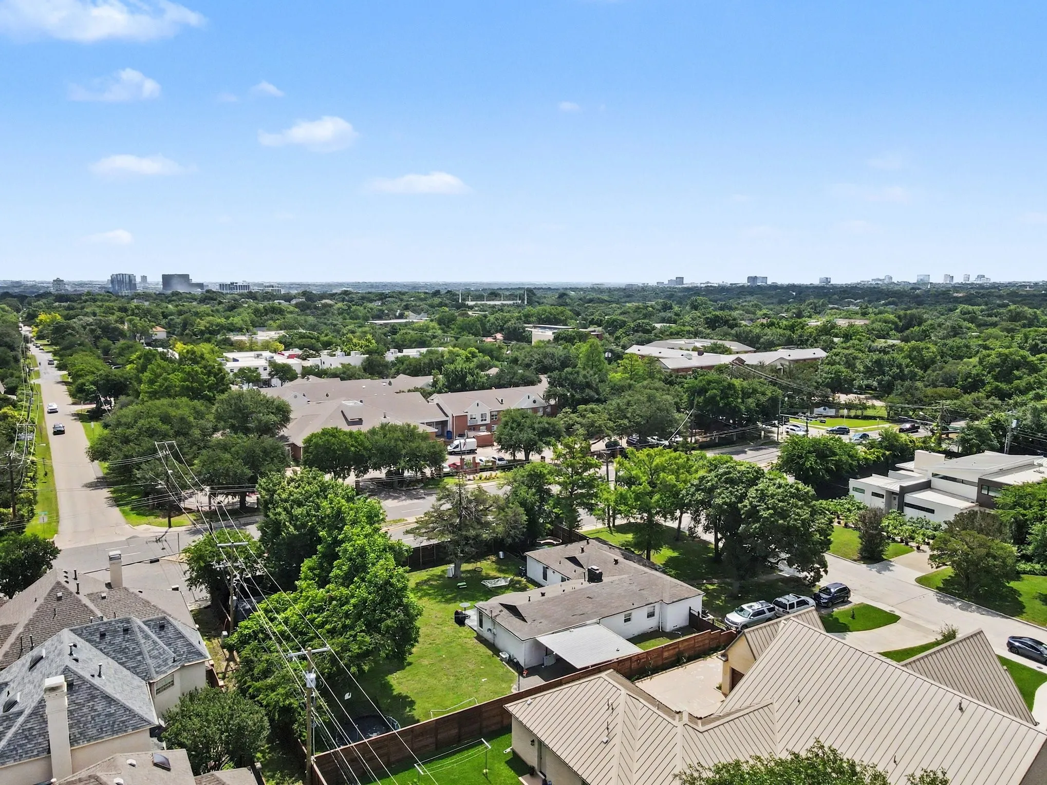 Single Family Residence For Sale in Dallas County , 5979 Charlestown Drive, Dallas, Texas 75230, 4 Bedroom, 3 Bathroom, Garage spaces, 2,715 Sqft, built in 1956, mls#21281976, Real Estate Agent in Dallas, Homes For Sale in Dallas county, Homes For Sale in Dallas, Realtor in Dallas Texas, Real Estate Brokerage Independent Realty Texas, Luminita Cordes Realtor