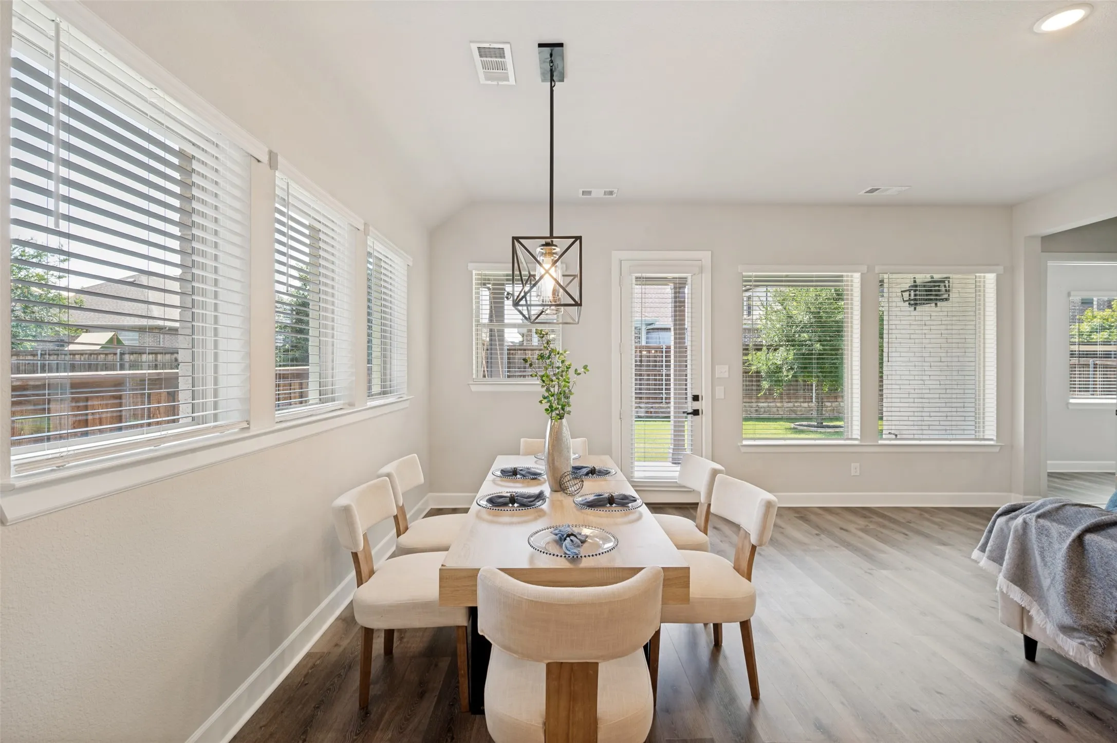 Single Family Residence For Sale in Denton County , 3720 Trail Creek Drive, Little Elm, Texas 75068, 3 Bedroom, 3 Bathroom, 2 Garage spaces, 2,133 Sqft, built in 2020, mls#21277217, Real Estate Agent in Little Elm, Homes For Sale in Denton county, Homes For Sale in Little Elm, Realtor in Little Elm Texas, Real Estate Brokerage Independent Realty Texas, Luminita Cordes Realtor