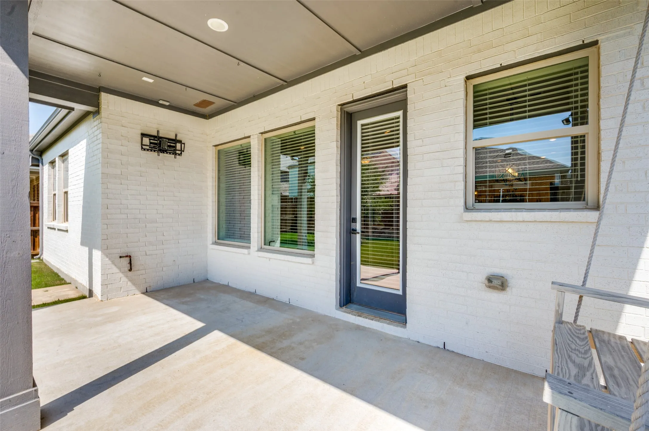 Single Family Residence For Sale in Denton County , 3720 Trail Creek Drive, Little Elm, Texas 75068, 3 Bedroom, 3 Bathroom, 2 Garage spaces, 2,133 Sqft, built in 2020, mls#21277217, Real Estate Agent in Little Elm, Homes For Sale in Denton county, Homes For Sale in Little Elm, Realtor in Little Elm Texas, Real Estate Brokerage Independent Realty Texas, Luminita Cordes Realtor