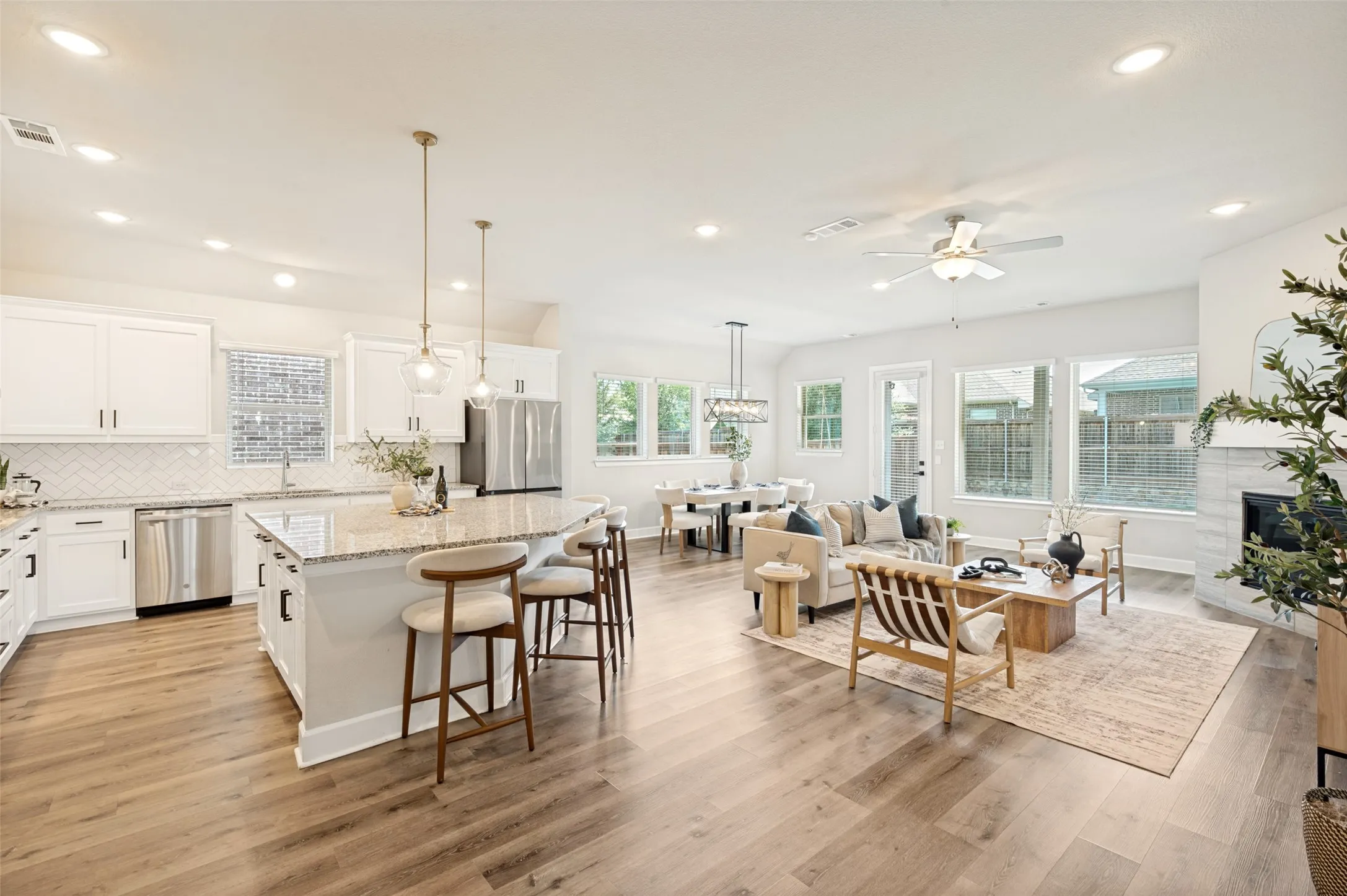 Single Family Residence For Sale in Denton County , 3720 Trail Creek Drive, Little Elm, Texas 75068, 3 Bedroom, 3 Bathroom, 2 Garage spaces, 2,133 Sqft, built in 2020, mls#21277217, Real Estate Agent in Little Elm, Homes For Sale in Denton county, Homes For Sale in Little Elm, Realtor in Little Elm Texas, Real Estate Brokerage Independent Realty Texas, Luminita Cordes Realtor