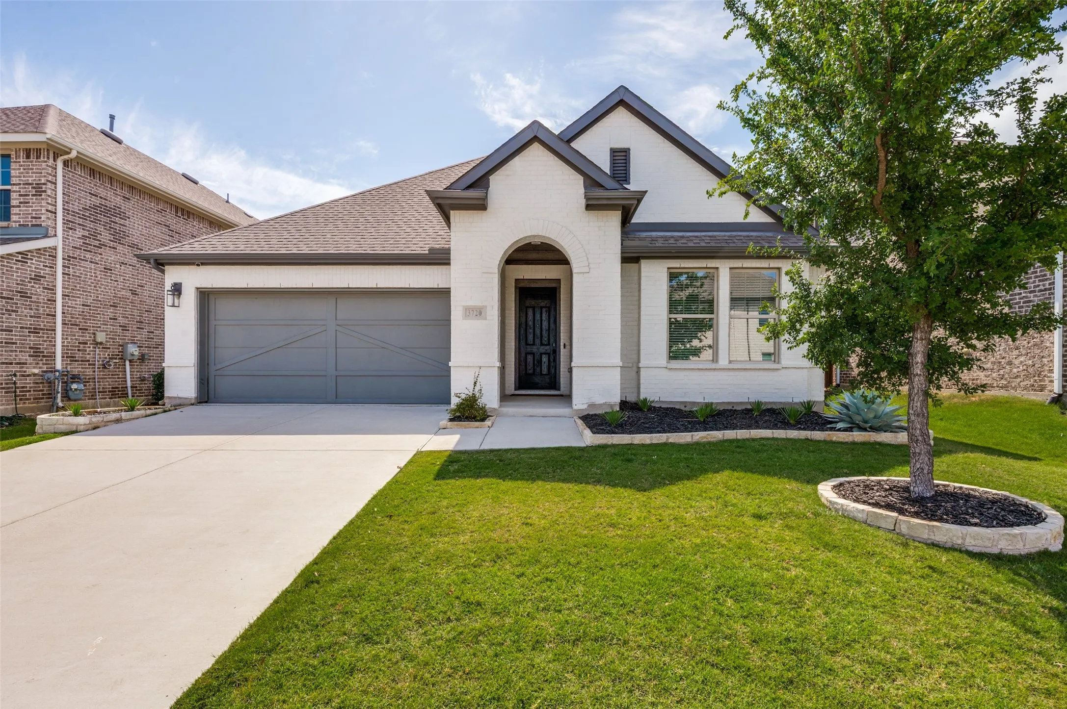 Single Family Residence For Sale in Denton County , 3720 Trail Creek Drive, Little Elm, Texas 75068, 3 Bedroom, 3 Bathroom, 2 Garage spaces, 2,133 Sqft, built in 2020, mls#21277217, Real Estate Agent in Little Elm, Homes For Sale in Denton county, Homes For Sale in Little Elm, Realtor in Little Elm Texas, Real Estate Brokerage Independent Realty Texas, Luminita Cordes Realtor