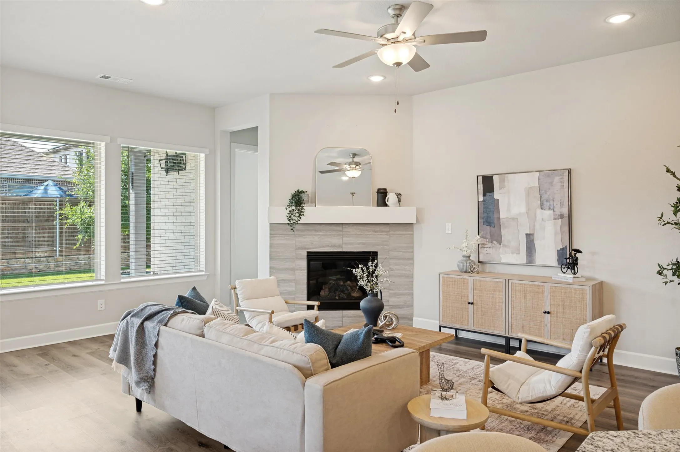 Single Family Residence For Sale in Denton County , 3720 Trail Creek Drive, Little Elm, Texas 75068, 3 Bedroom, 3 Bathroom, 2 Garage spaces, 2,133 Sqft, built in 2020, mls#21277217, Real Estate Agent in Little Elm, Homes For Sale in Denton county, Homes For Sale in Little Elm, Realtor in Little Elm Texas, Real Estate Brokerage Independent Realty Texas, Luminita Cordes Realtor