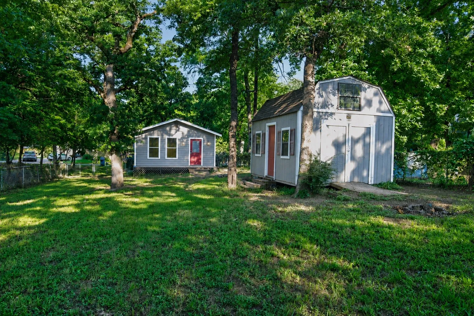Single Family Residence For Sale in Henderson County , 1001 Leaning Oak Drive, Tool, Texas 75143, 2 Bedroom, 1 Bathroom, Garage spaces, 900 Sqft, built in 1972, mls#21281965, Real Estate Agent in Tool, Homes For Sale in Henderson county, Homes For Sale in Tool, Realtor in Tool Texas, Real Estate Brokerage Independent Realty Texas, Luminita Cordes Realtor
