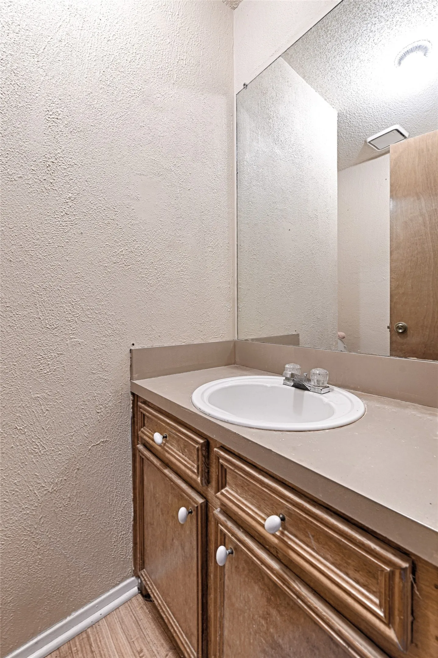 Single Family Residence For Sale in Collin County , 19455 County Road 541, Nevada, Texas 75173, 5 Bedroom, 3 Bathroom, 2 Garage spaces, 3,038 Sqft, built in 1984, mls#21280433, Real Estate Agent in Nevada, Homes For Sale in Collin county, Homes For Sale in Nevada, Realtor in Nevada Texas, Real Estate Brokerage Independent Realty Texas, Luminita Cordes Realtor