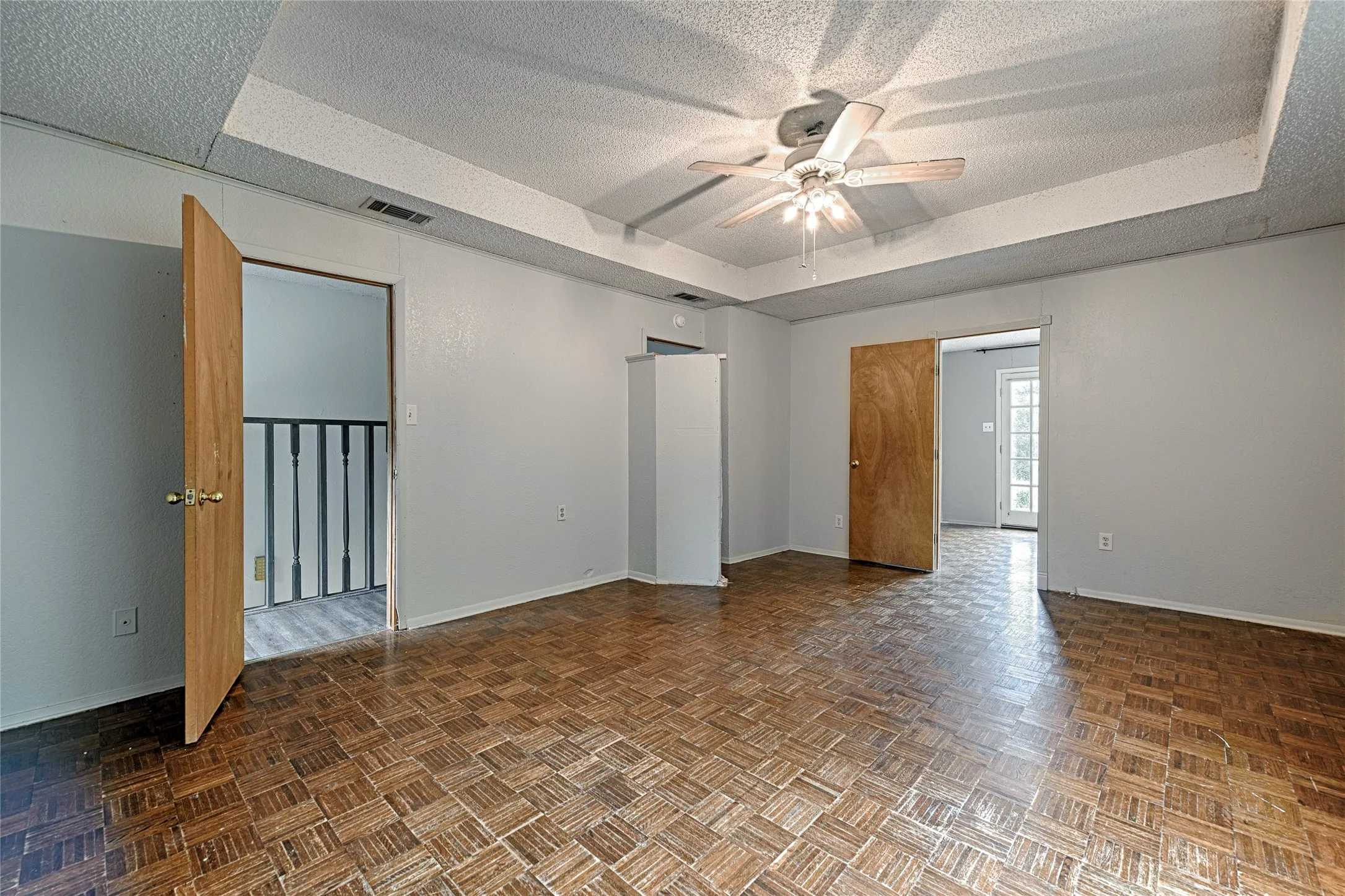 Single Family Residence For Sale in Collin County , 19455 County Road 541, Nevada, Texas 75173, 5 Bedroom, 3 Bathroom, 2 Garage spaces, 3,038 Sqft, built in 1984, mls#21280433, Real Estate Agent in Nevada, Homes For Sale in Collin county, Homes For Sale in Nevada, Realtor in Nevada Texas, Real Estate Brokerage Independent Realty Texas, Luminita Cordes Realtor