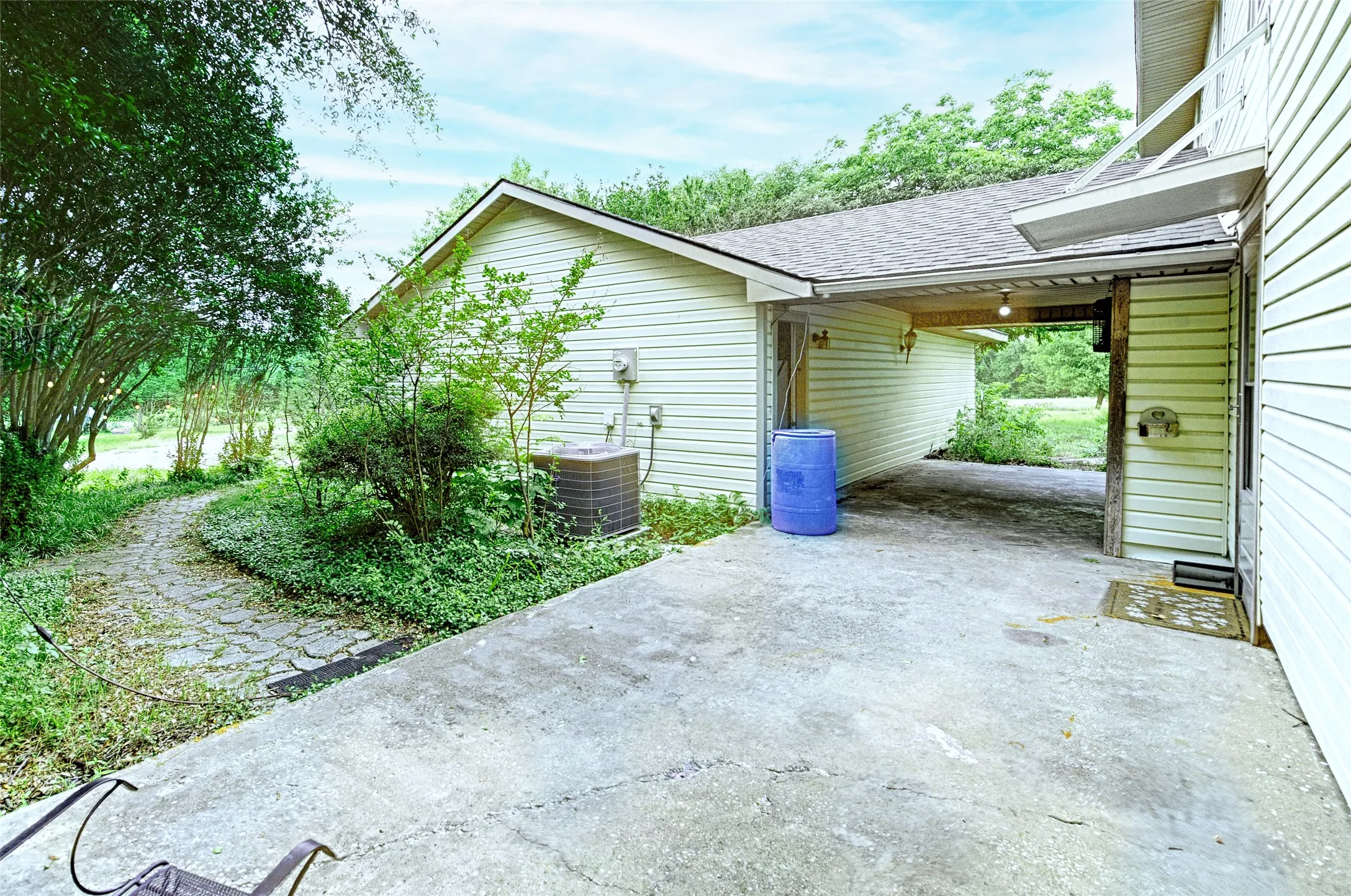 Single Family Residence For Sale in Collin County , 19455 County Road 541, Nevada, Texas 75173, 5 Bedroom, 3 Bathroom, 2 Garage spaces, 3,038 Sqft, built in 1984, mls#21280433, Real Estate Agent in Nevada, Homes For Sale in Collin county, Homes For Sale in Nevada, Realtor in Nevada Texas, Real Estate Brokerage Independent Realty Texas, Luminita Cordes Realtor