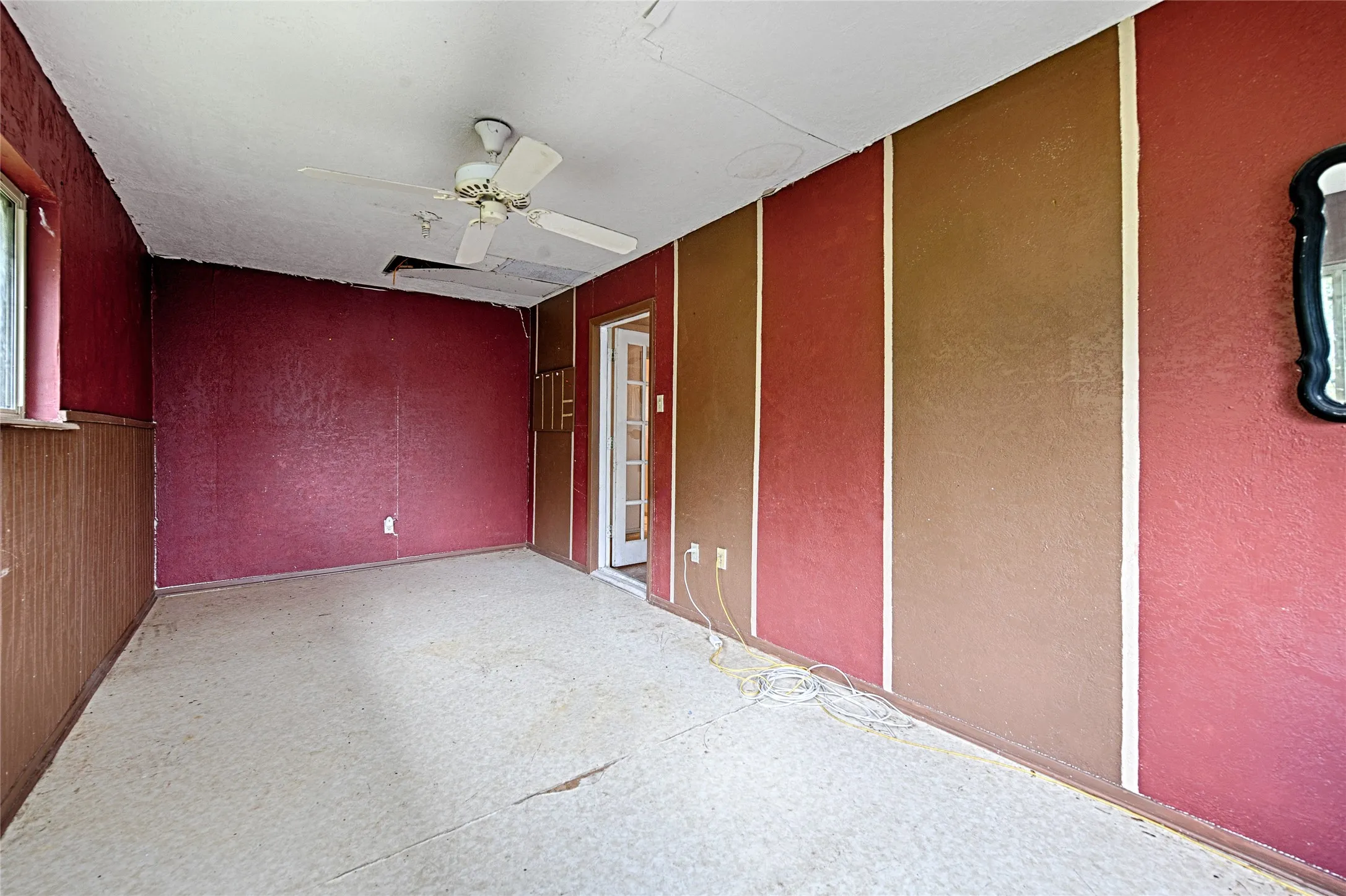 Single Family Residence For Sale in Collin County , 19455 County Road 541, Nevada, Texas 75173, 5 Bedroom, 3 Bathroom, 2 Garage spaces, 3,038 Sqft, built in 1984, mls#21280433, Real Estate Agent in Nevada, Homes For Sale in Collin county, Homes For Sale in Nevada, Realtor in Nevada Texas, Real Estate Brokerage Independent Realty Texas, Luminita Cordes Realtor