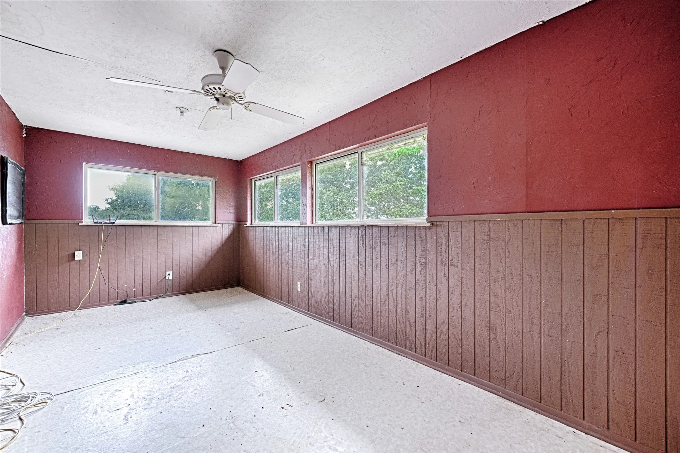 Single Family Residence For Sale in Collin County , 19455 County Road 541, Nevada, Texas 75173, 5 Bedroom, 3 Bathroom, 2 Garage spaces, 3,038 Sqft, built in 1984, mls#21280433, Real Estate Agent in Nevada, Homes For Sale in Collin county, Homes For Sale in Nevada, Realtor in Nevada Texas, Real Estate Brokerage Independent Realty Texas, Luminita Cordes Realtor