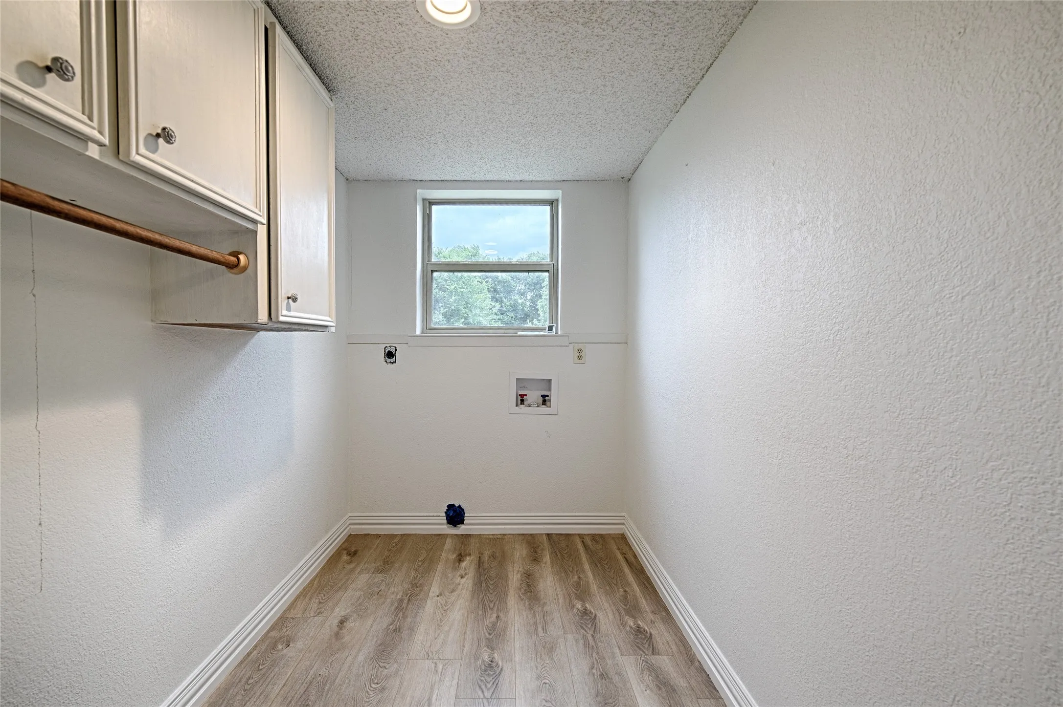 Single Family Residence For Sale in Collin County , 19455 County Road 541, Nevada, Texas 75173, 5 Bedroom, 3 Bathroom, 2 Garage spaces, 3,038 Sqft, built in 1984, mls#21280433, Real Estate Agent in Nevada, Homes For Sale in Collin county, Homes For Sale in Nevada, Realtor in Nevada Texas, Real Estate Brokerage Independent Realty Texas, Luminita Cordes Realtor