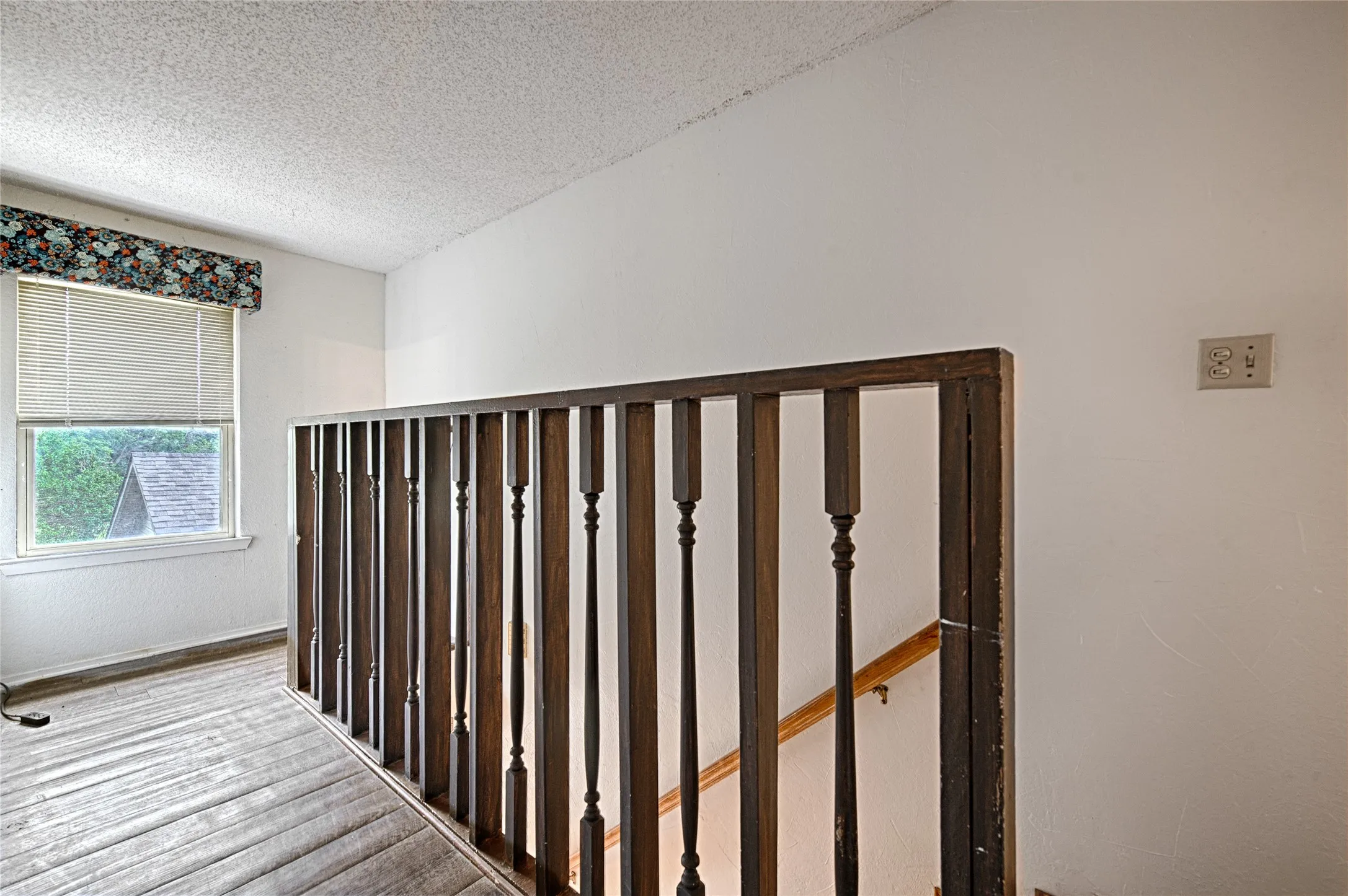 Single Family Residence For Sale in Collin County , 19455 County Road 541, Nevada, Texas 75173, 5 Bedroom, 3 Bathroom, 2 Garage spaces, 3,038 Sqft, built in 1984, mls#21280433, Real Estate Agent in Nevada, Homes For Sale in Collin county, Homes For Sale in Nevada, Realtor in Nevada Texas, Real Estate Brokerage Independent Realty Texas, Luminita Cordes Realtor