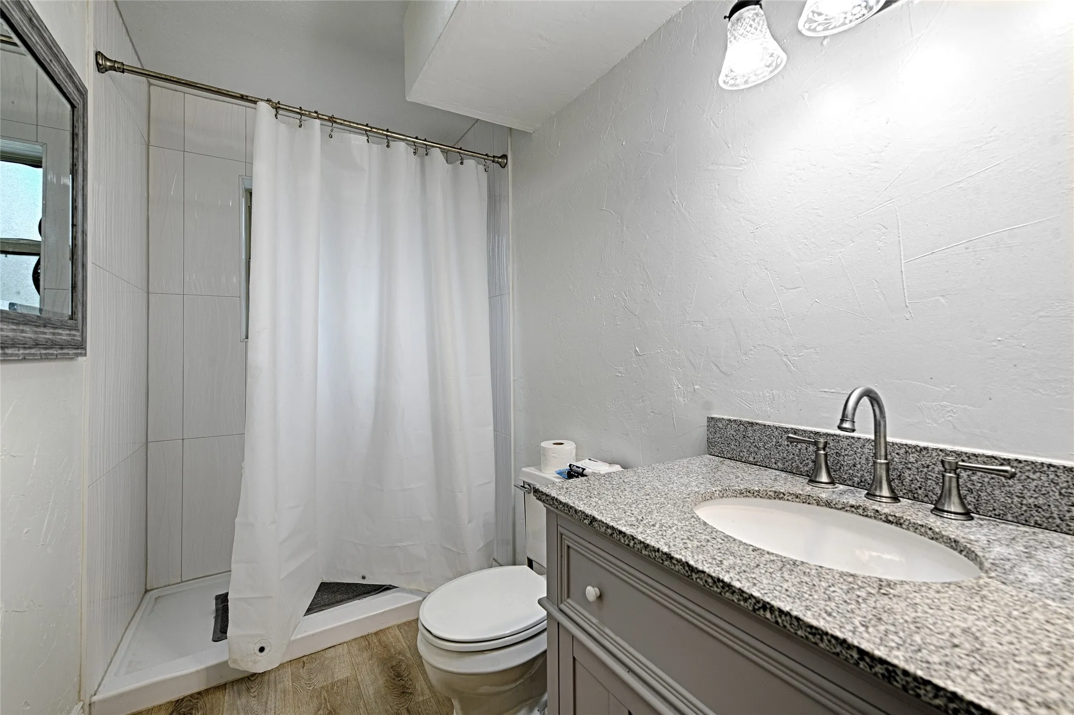Single Family Residence For Sale in Collin County , 19455 County Road 541, Nevada, Texas 75173, 5 Bedroom, 3 Bathroom, 2 Garage spaces, 3,038 Sqft, built in 1984, mls#21280433, Real Estate Agent in Nevada, Homes For Sale in Collin county, Homes For Sale in Nevada, Realtor in Nevada Texas, Real Estate Brokerage Independent Realty Texas, Luminita Cordes Realtor