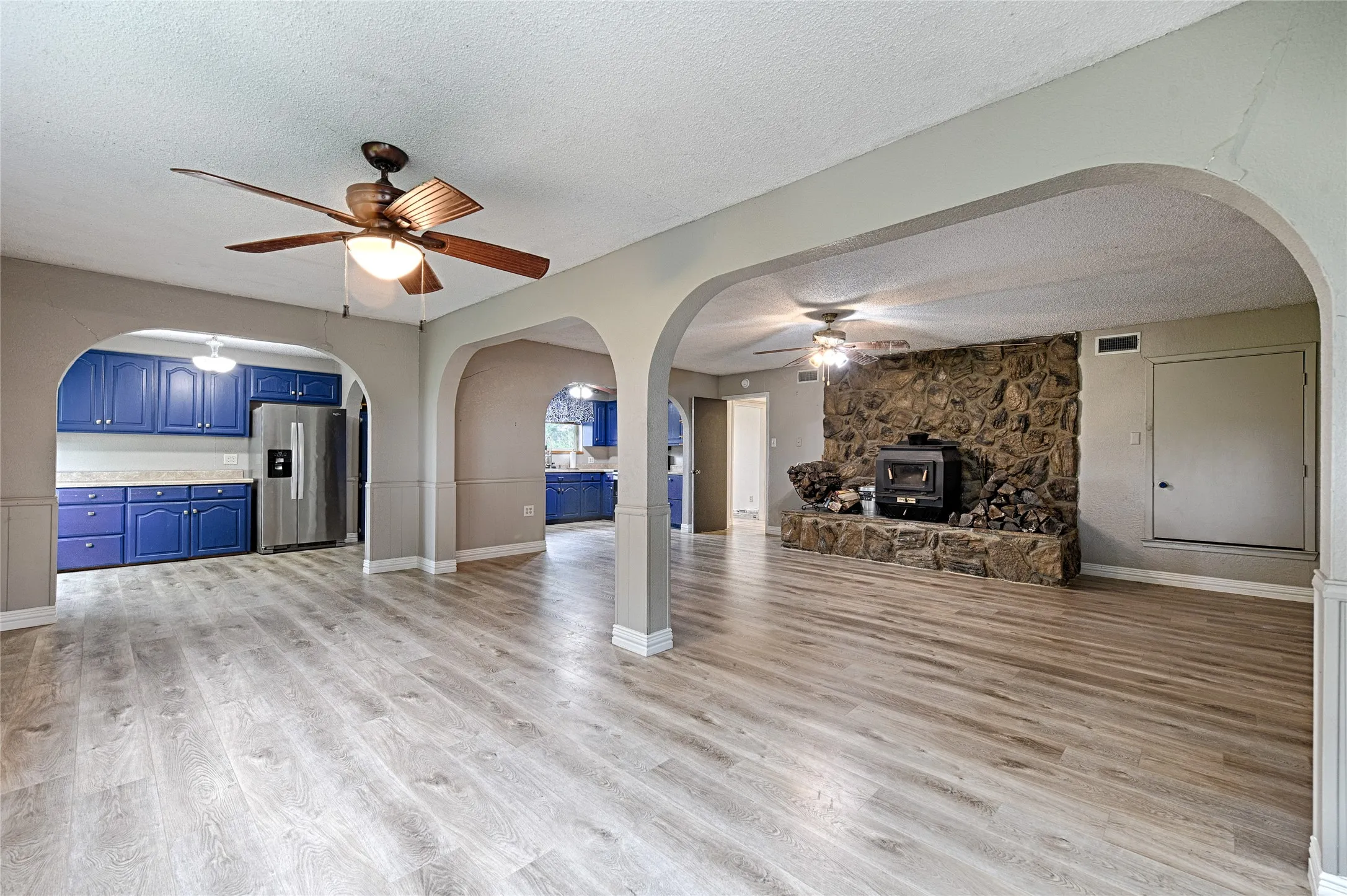 Single Family Residence For Sale in Collin County , 19455 County Road 541, Nevada, Texas 75173, 5 Bedroom, 3 Bathroom, 2 Garage spaces, 3,038 Sqft, built in 1984, mls#21280433, Real Estate Agent in Nevada, Homes For Sale in Collin county, Homes For Sale in Nevada, Realtor in Nevada Texas, Real Estate Brokerage Independent Realty Texas, Luminita Cordes Realtor