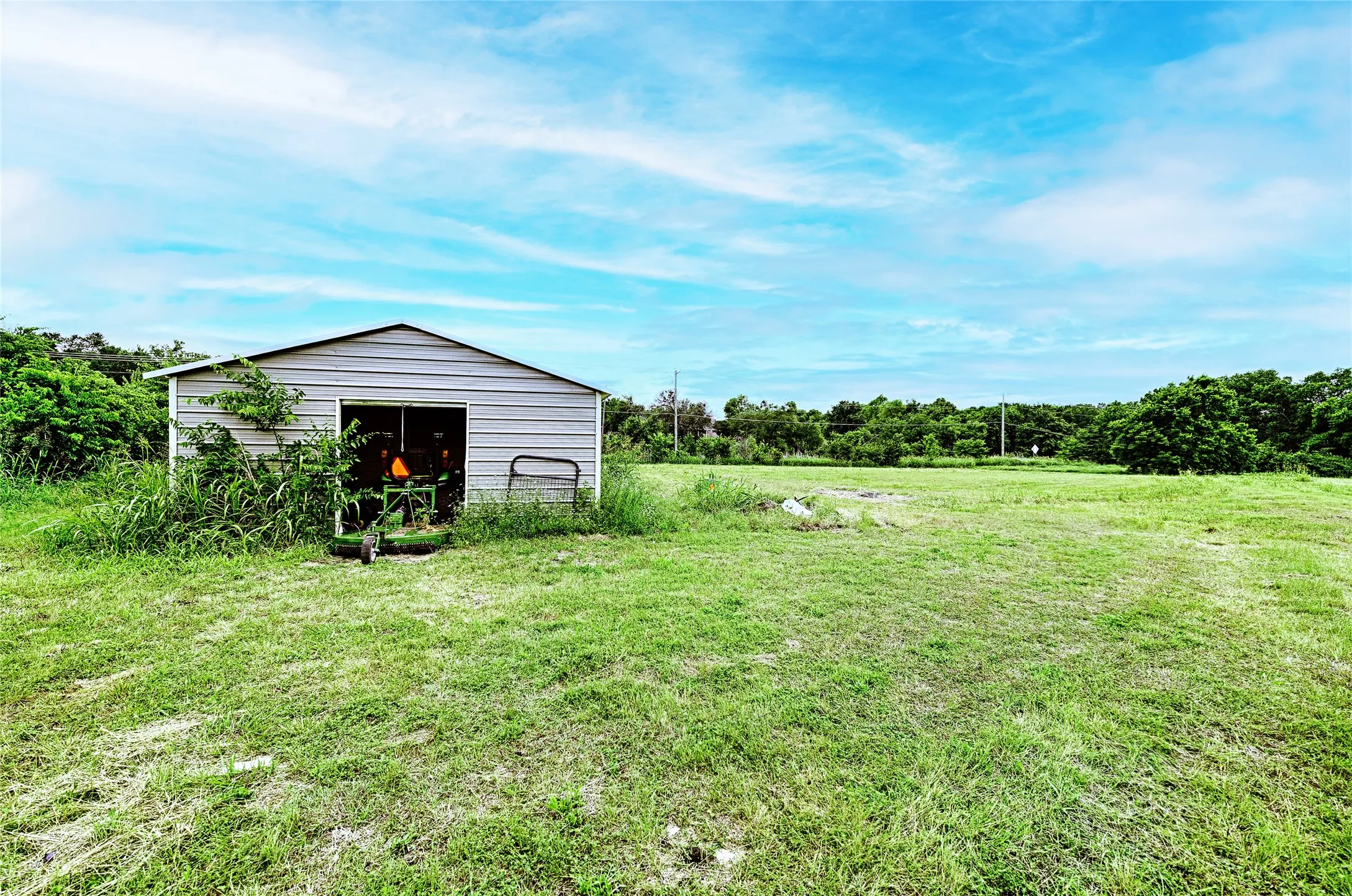 Single Family Residence For Sale in Collin County , 19455 County Road 541, Nevada, Texas 75173, 5 Bedroom, 3 Bathroom, 2 Garage spaces, 3,038 Sqft, built in 1984, mls#21280433, Real Estate Agent in Nevada, Homes For Sale in Collin county, Homes For Sale in Nevada, Realtor in Nevada Texas, Real Estate Brokerage Independent Realty Texas, Luminita Cordes Realtor