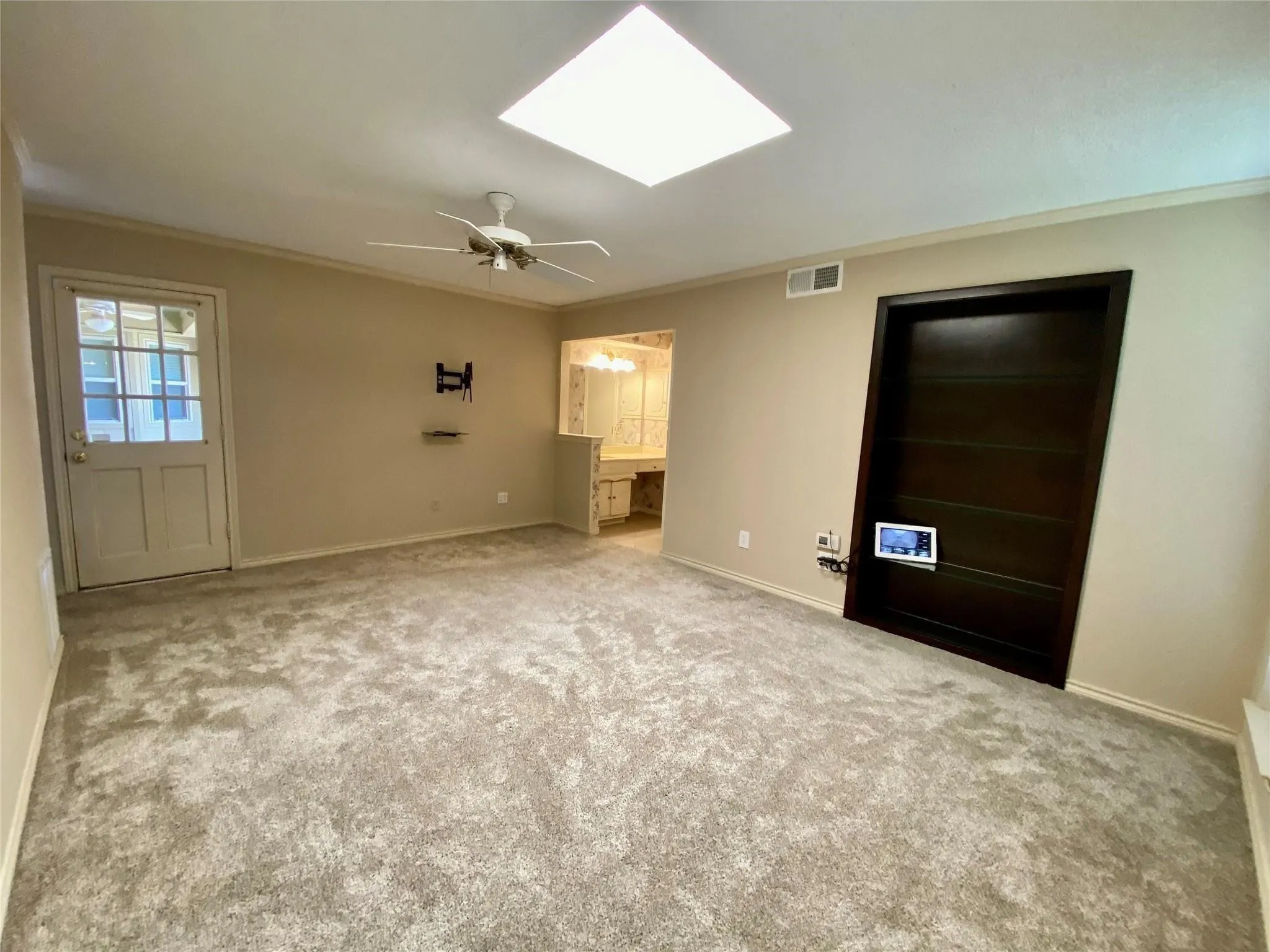 Single Family Residence For Rent in Dallas County , 909 Hillsdale Drive, Richardson, Texas 75081, 4 Bedroom, 2 Bathroom, 2 Garage spaces, 2,112 Sqft, built in 1974, mls#21282090, Real Estate Agent in Richardson, Homes For Rent in Dallas county, Homes For Rent in Richardson, Realtor in Richardson Texas, Real Estate Brokerage Independent Realty Texas, Luminita Cordes Realtor