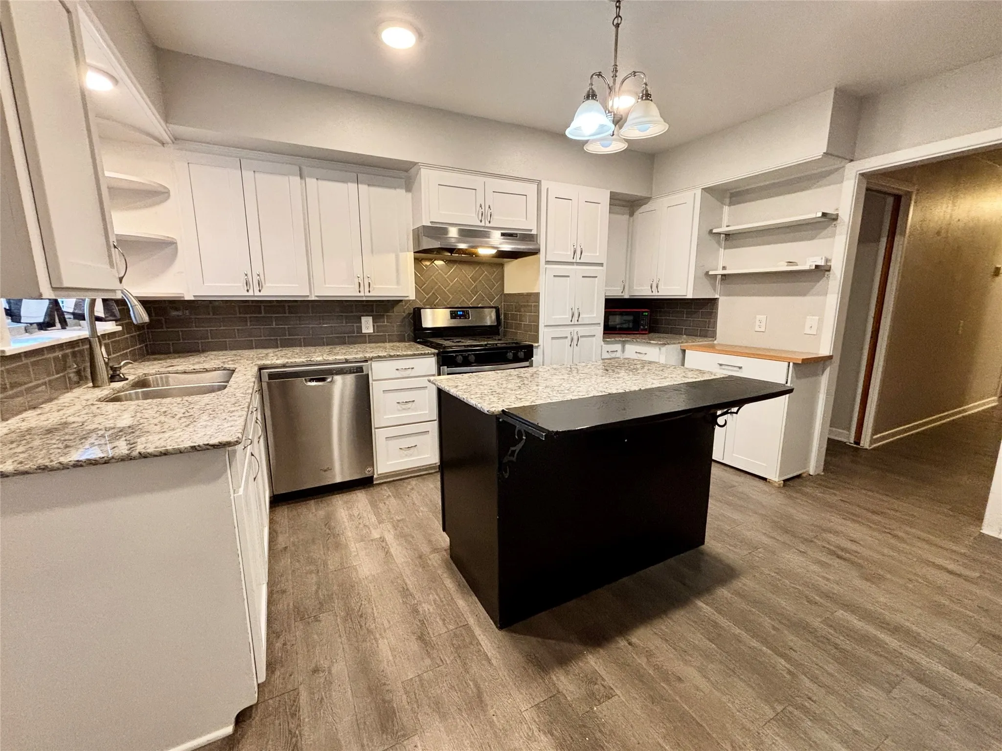 Single Family Residence For Sale in Mills County , 1410 Reynolds Street, Goldthwaite, Texas 76844, 3 Bedroom, 2 Bathroom, 2 Garage spaces, 1,477 Sqft, built in 1975, mls#21282091, Real Estate Agent in Goldthwaite, Homes For Sale in Mills county, Homes For Sale in Goldthwaite, Realtor in Goldthwaite Texas, Real Estate Brokerage Independent Realty Texas, Luminita Cordes Realtor