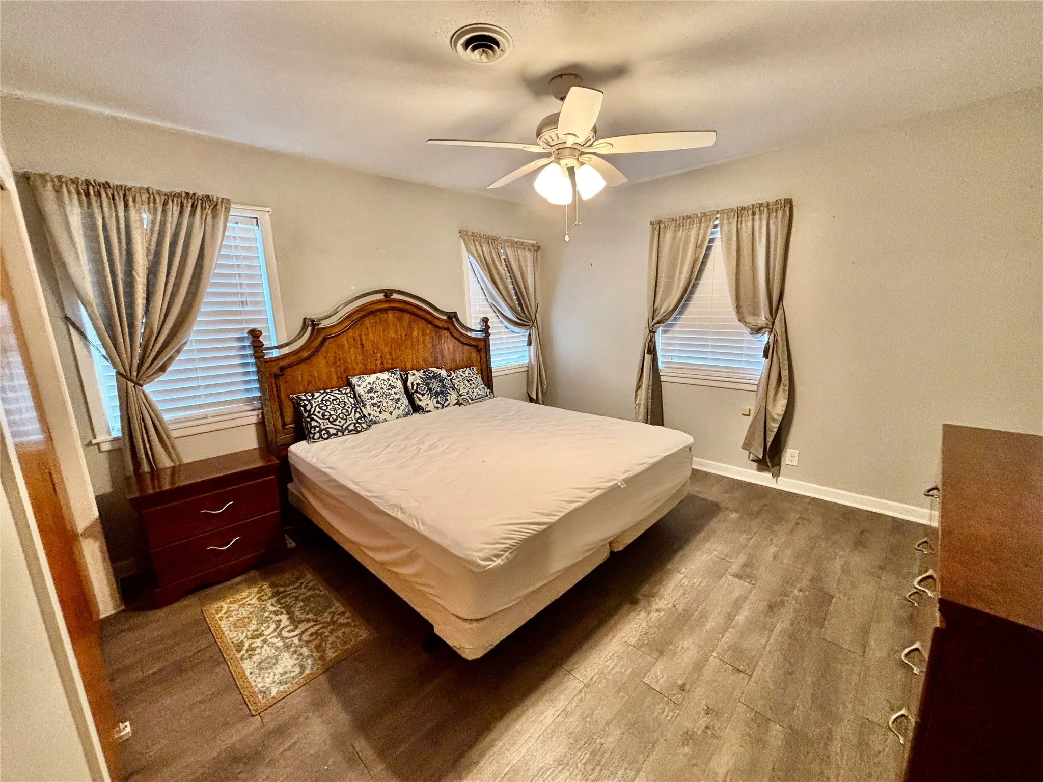 Single Family Residence For Sale in Mills County , 1410 Reynolds Street, Goldthwaite, Texas 76844, 3 Bedroom, 2 Bathroom, 2 Garage spaces, 1,477 Sqft, built in 1975, mls#21282091, Real Estate Agent in Goldthwaite, Homes For Sale in Mills county, Homes For Sale in Goldthwaite, Realtor in Goldthwaite Texas, Real Estate Brokerage Independent Realty Texas, Luminita Cordes Realtor