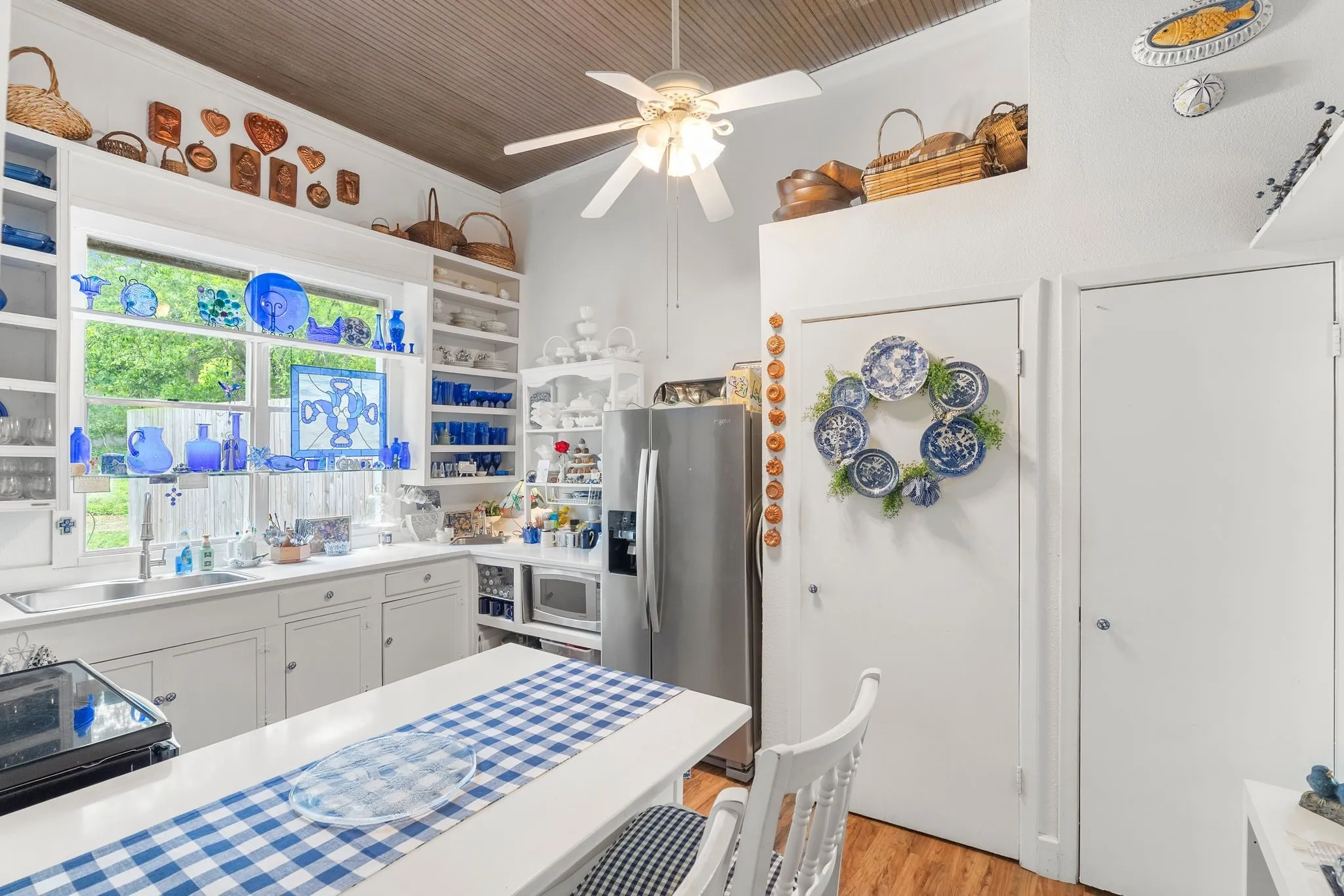 Single Family Residence For Sale in Franklin (TX) County , 911 N Main Street, Winnsboro, Texas 75494, 1 Bedroom, 2 Bathroom, Garage spaces, 1,011 Sqft, built in 1960, mls#21281858, Real Estate Agent in Winnsboro, Homes For Sale in Franklin (TX) county, Homes For Sale in Winnsboro, Realtor in Winnsboro Texas, Real Estate Brokerage Independent Realty Texas, Luminita Cordes Realtor