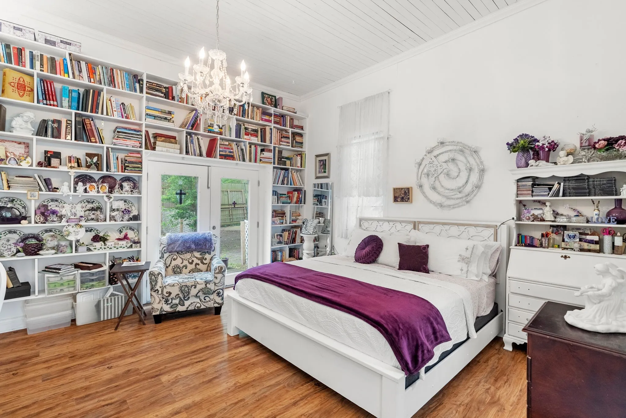 Single Family Residence For Sale in Franklin (TX) County , 911 N Main Street, Winnsboro, Texas 75494, 1 Bedroom, 2 Bathroom, Garage spaces, 1,011 Sqft, built in 1960, mls#21281858, Real Estate Agent in Winnsboro, Homes For Sale in Franklin (TX) county, Homes For Sale in Winnsboro, Realtor in Winnsboro Texas, Real Estate Brokerage Independent Realty Texas, Luminita Cordes Realtor