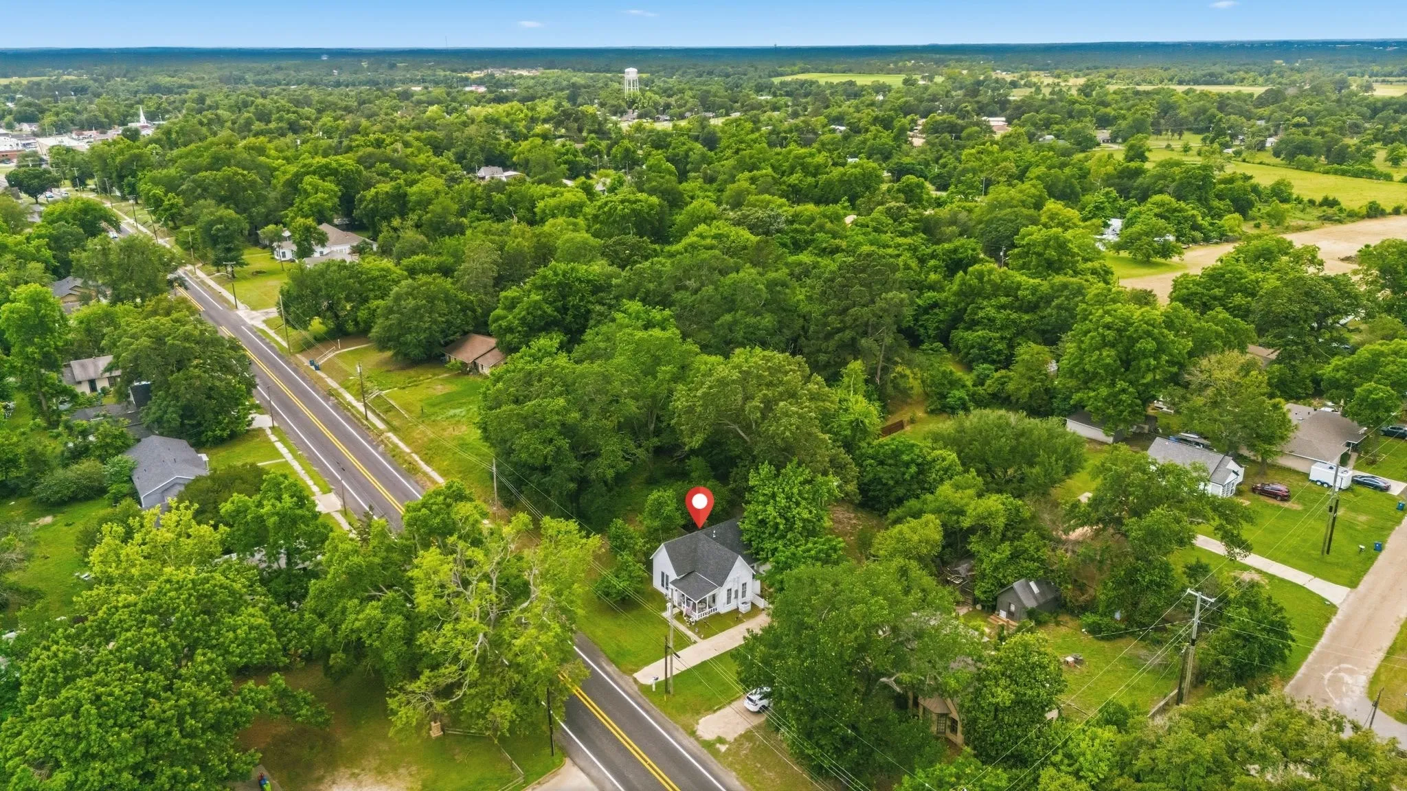 Single Family Residence For Sale in Franklin (TX) County , 911 N Main Street, Winnsboro, Texas 75494, 1 Bedroom, 2 Bathroom, Garage spaces, 1,011 Sqft, built in 1960, mls#21281858, Real Estate Agent in Winnsboro, Homes For Sale in Franklin (TX) county, Homes For Sale in Winnsboro, Realtor in Winnsboro Texas, Real Estate Brokerage Independent Realty Texas, Luminita Cordes Realtor