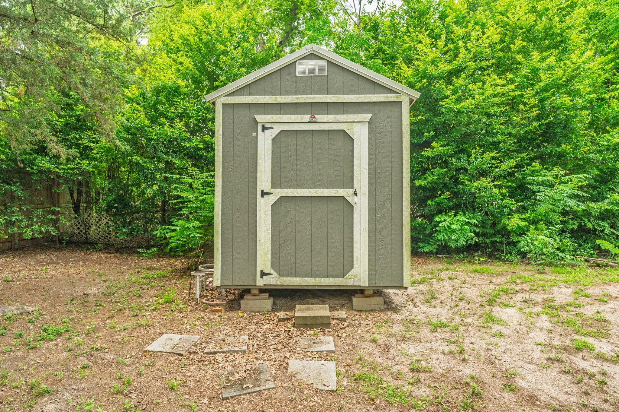 Single Family Residence For Sale in Franklin (TX) County , 911 N Main Street, Winnsboro, Texas 75494, 1 Bedroom, 2 Bathroom, Garage spaces, 1,011 Sqft, built in 1960, mls#21281858, Real Estate Agent in Winnsboro, Homes For Sale in Franklin (TX) county, Homes For Sale in Winnsboro, Realtor in Winnsboro Texas, Real Estate Brokerage Independent Realty Texas, Luminita Cordes Realtor