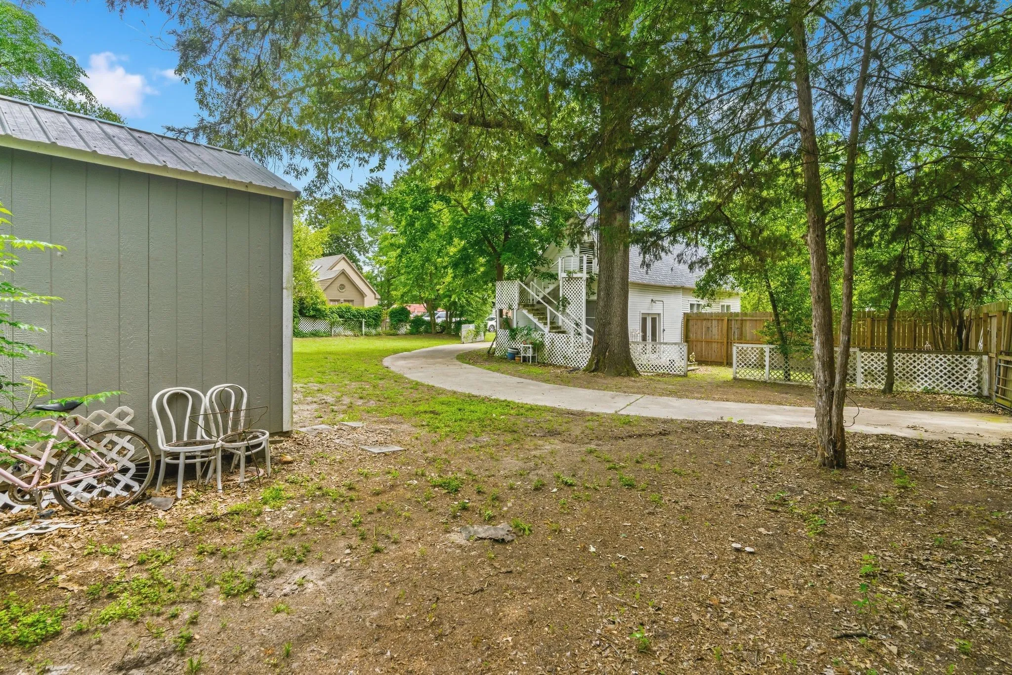 Single Family Residence For Sale in Franklin (TX) County , 911 N Main Street, Winnsboro, Texas 75494, 1 Bedroom, 2 Bathroom, Garage spaces, 1,011 Sqft, built in 1960, mls#21281858, Real Estate Agent in Winnsboro, Homes For Sale in Franklin (TX) county, Homes For Sale in Winnsboro, Realtor in Winnsboro Texas, Real Estate Brokerage Independent Realty Texas, Luminita Cordes Realtor