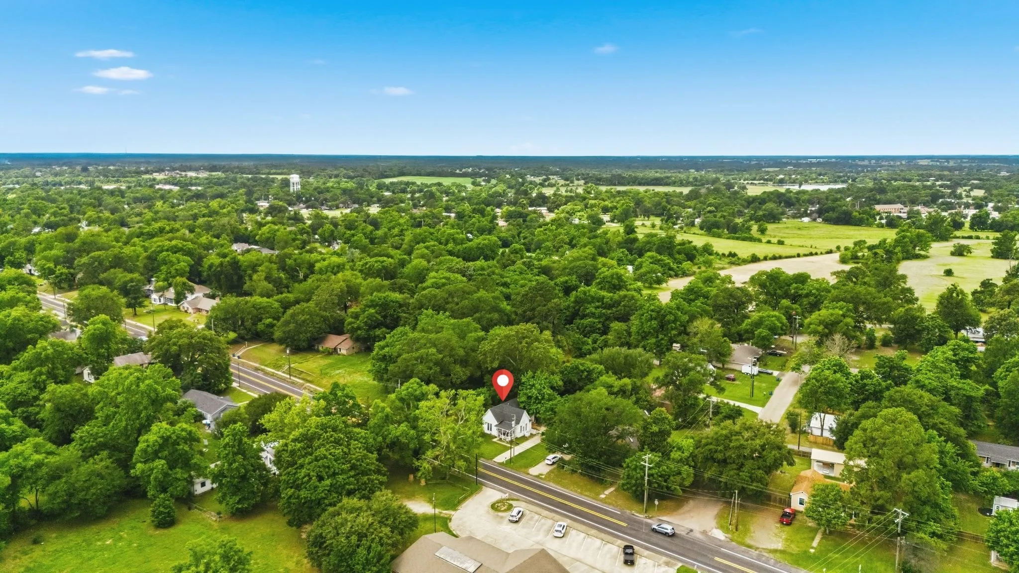Single Family Residence For Sale in Franklin (TX) County , 911 N Main Street, Winnsboro, Texas 75494, 1 Bedroom, 2 Bathroom, Garage spaces, 1,011 Sqft, built in 1960, mls#21281858, Real Estate Agent in Winnsboro, Homes For Sale in Franklin (TX) county, Homes For Sale in Winnsboro, Realtor in Winnsboro Texas, Real Estate Brokerage Independent Realty Texas, Luminita Cordes Realtor