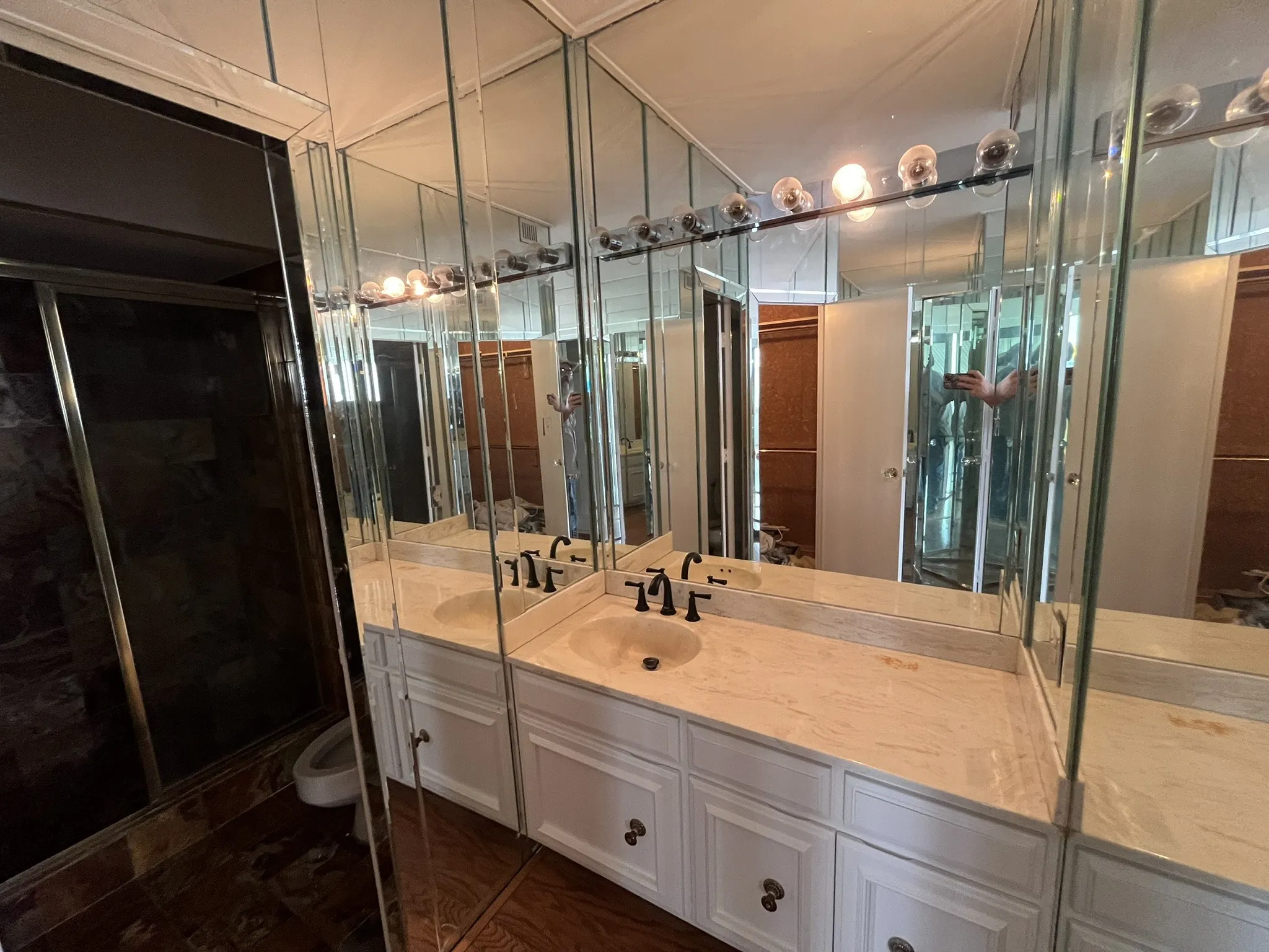 Condominium For Sale in Dallas County , 5200 Keller Springs Road 1236, Dallas, Texas 75248, 1 Bedroom, 2 Bathrooms, Garage spaces, 1,685 Sqft, built in 1981, Price $290,000, mls#21280976, Real Estate Agent in Dallas, Homes For Sale in Dallas county, Homes For Sale in Dallas, Realtor in Dallas Texas, Real Estate Brokerage Independent Realty Texas, Luminita Cordes Realtor