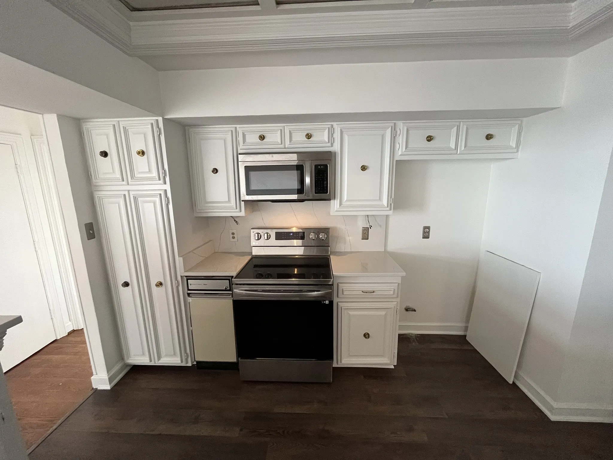 Condominium For Sale in Dallas County , 5200 Keller Springs Road 1236, Dallas, Texas 75248, 1 Bedroom, 2 Bathrooms, Garage spaces, 1,685 Sqft, built in 1981, Price $290,000, mls#21280976, Real Estate Agent in Dallas, Homes For Sale in Dallas county, Homes For Sale in Dallas, Realtor in Dallas Texas, Real Estate Brokerage Independent Realty Texas, Luminita Cordes Realtor