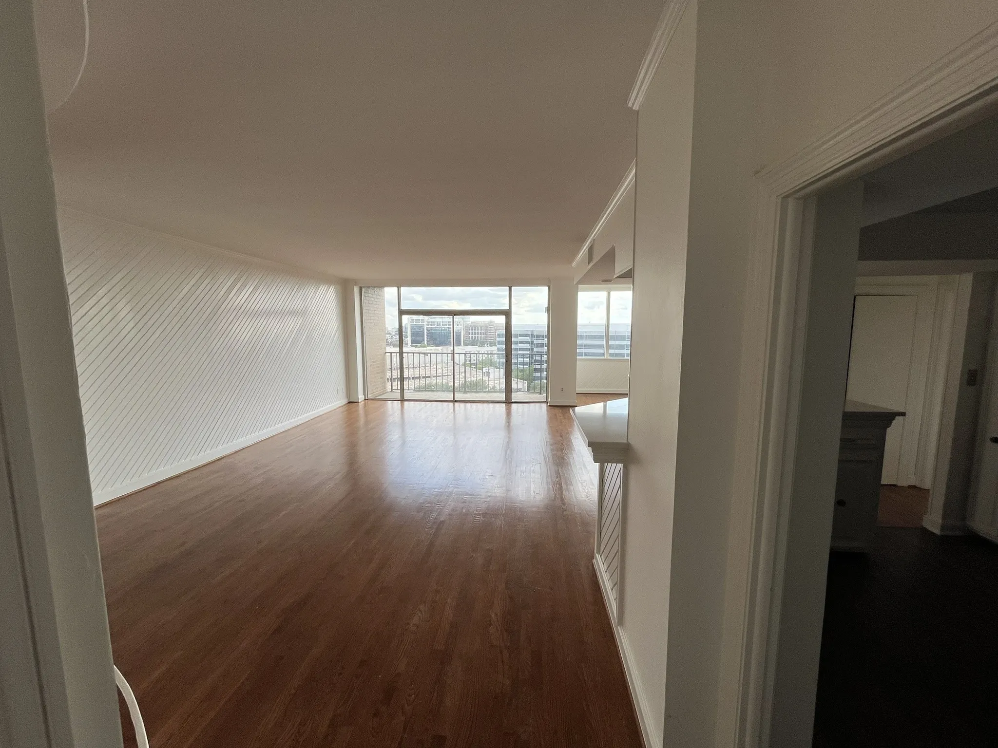 Condominium For Sale in Dallas County , 5200 Keller Springs Road 1236, Dallas, Texas 75248, 1 Bedroom, 2 Bathrooms, Garage spaces, 1,685 Sqft, built in 1981, Price $290,000, mls#21280976, Real Estate Agent in Dallas, Homes For Sale in Dallas county, Homes For Sale in Dallas, Realtor in Dallas Texas, Real Estate Brokerage Independent Realty Texas, Luminita Cordes Realtor
