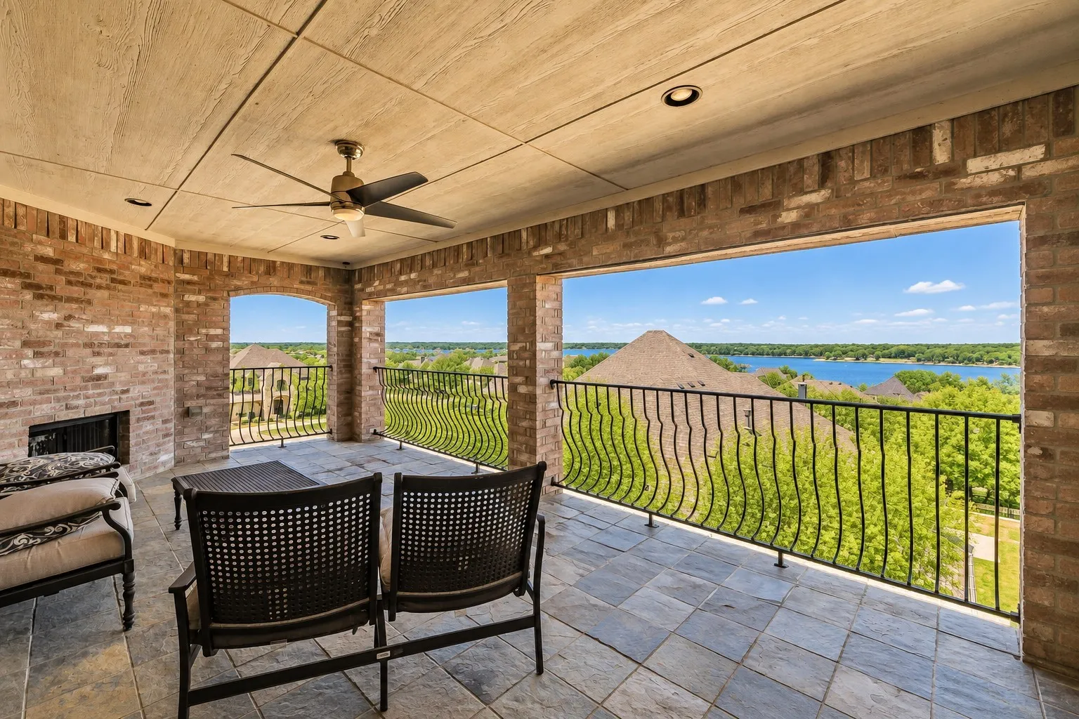 Single Family Residence For Sale in Tarrant County , 12548 Avondale Ridge Drive, Fort Worth, Texas 76179, 5 Bedroom, 6 Bathroom, 3 Garage spaces, 6,854 Sqft, built in 2006, mls#21282112, Real Estate Agent in Fort Worth, Homes For Sale in Tarrant county, Homes For Sale in Fort Worth, Realtor in Fort Worth Texas, Real Estate Brokerage Independent Realty Texas, Luminita Cordes Realtor