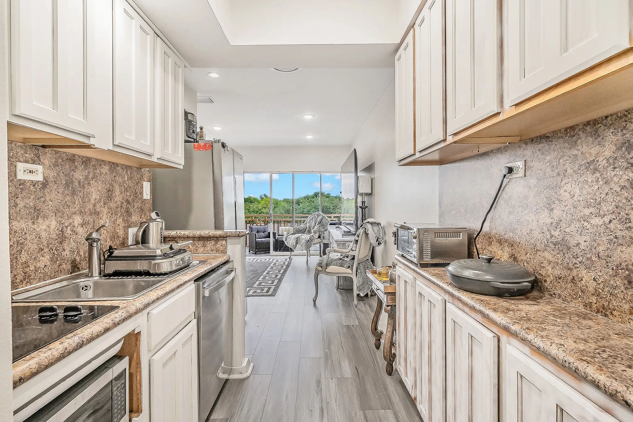 Condominium For Rent in Dallas County , 6211 W Northwest Highway G417, Dallas, Texas 75225, 1 Bedroom, 1 Bathroom, Garage spaces, 397 Sqft, built in 1966, mls#21282127, Real Estate Agent in Dallas, Homes For Rent in Dallas county, Homes For Rent in Dallas, Realtor in Dallas Texas, Real Estate Brokerage Independent Realty Texas, Luminita Cordes Realtor
