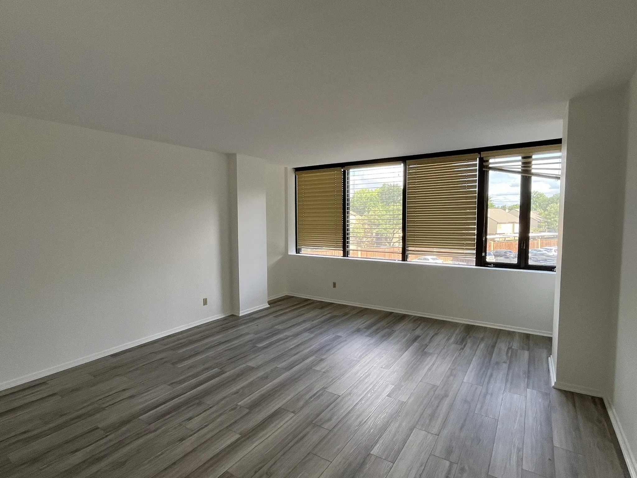 Condominium For Sale in Dallas County , 5200 Keller Springs Road 215, Dallas, Texas 75248, 2 Bedrooms, 2 Bathrooms, Garage spaces, 1,685 Sqft, built in 1981, Price $270,000, mls#21282132, Real Estate Agent in Dallas, Homes For Sale in Dallas county, Homes For Sale in Dallas, Realtor in Dallas Texas, Real Estate Brokerage Independent Realty Texas, Luminita Cordes Realtor