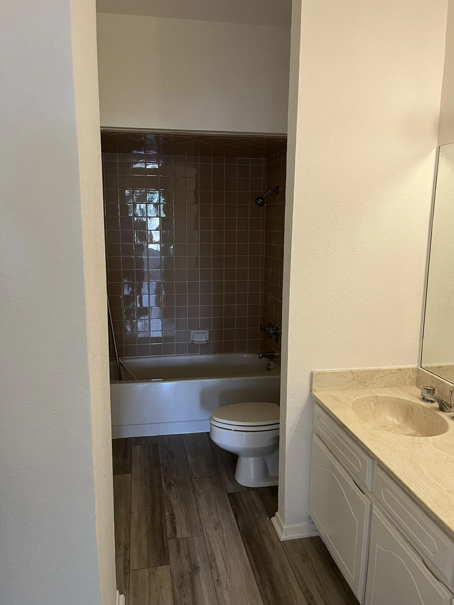 Condominium For Sale in Dallas County , 5200 Keller Springs Road 215, Dallas, Texas 75248, 2 Bedrooms, 2 Bathrooms, Garage spaces, 1,685 Sqft, built in 1981, Price $270,000, mls#21282132, Real Estate Agent in Dallas, Homes For Sale in Dallas county, Homes For Sale in Dallas, Realtor in Dallas Texas, Real Estate Brokerage Independent Realty Texas, Luminita Cordes Realtor