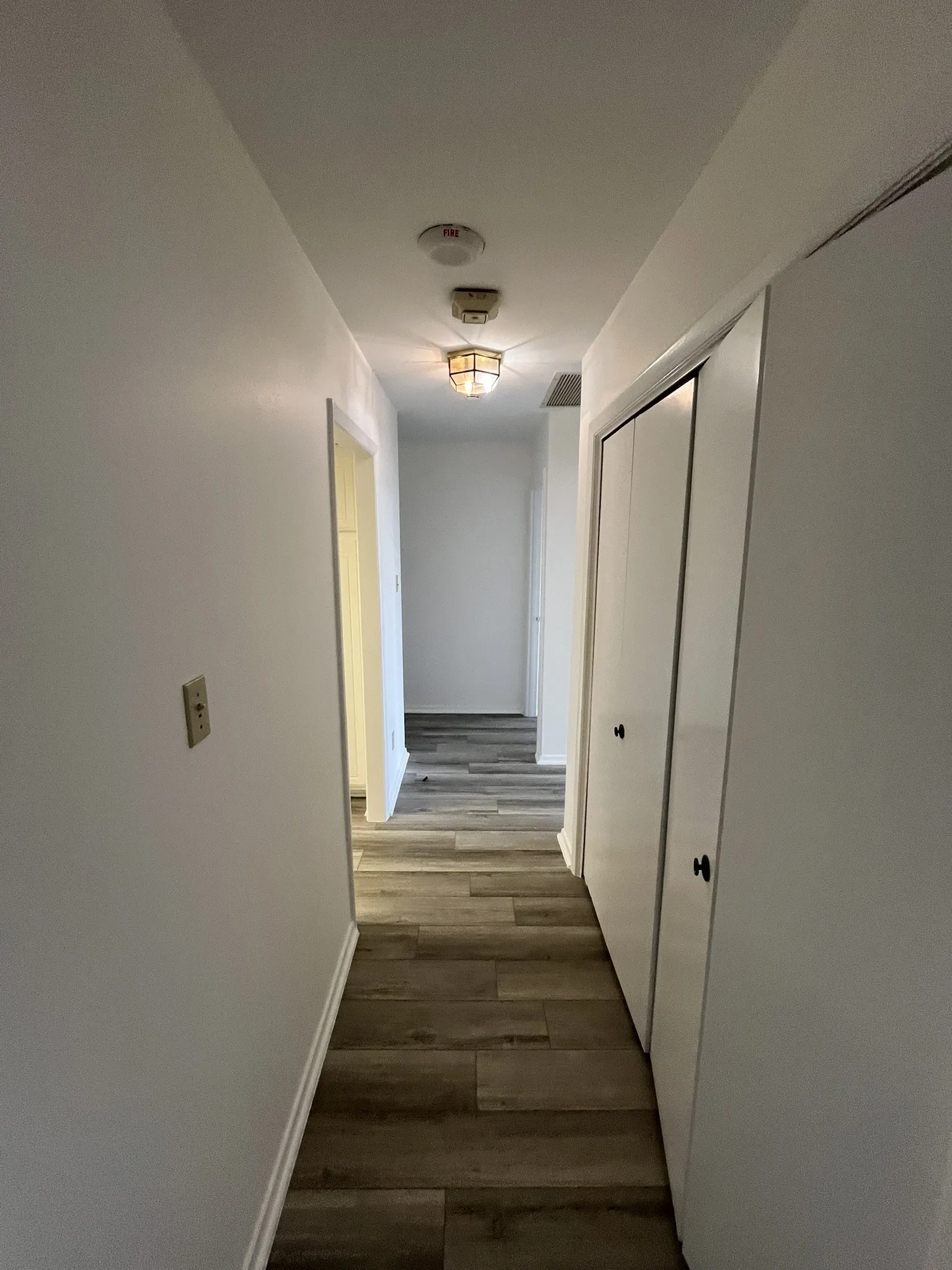 Condominium For Sale in Dallas County , 5200 Keller Springs Road 215, Dallas, Texas 75248, 2 Bedrooms, 2 Bathrooms, Garage spaces, 1,685 Sqft, built in 1981, Price $270,000, mls#21282132, Real Estate Agent in Dallas, Homes For Sale in Dallas county, Homes For Sale in Dallas, Realtor in Dallas Texas, Real Estate Brokerage Independent Realty Texas, Luminita Cordes Realtor