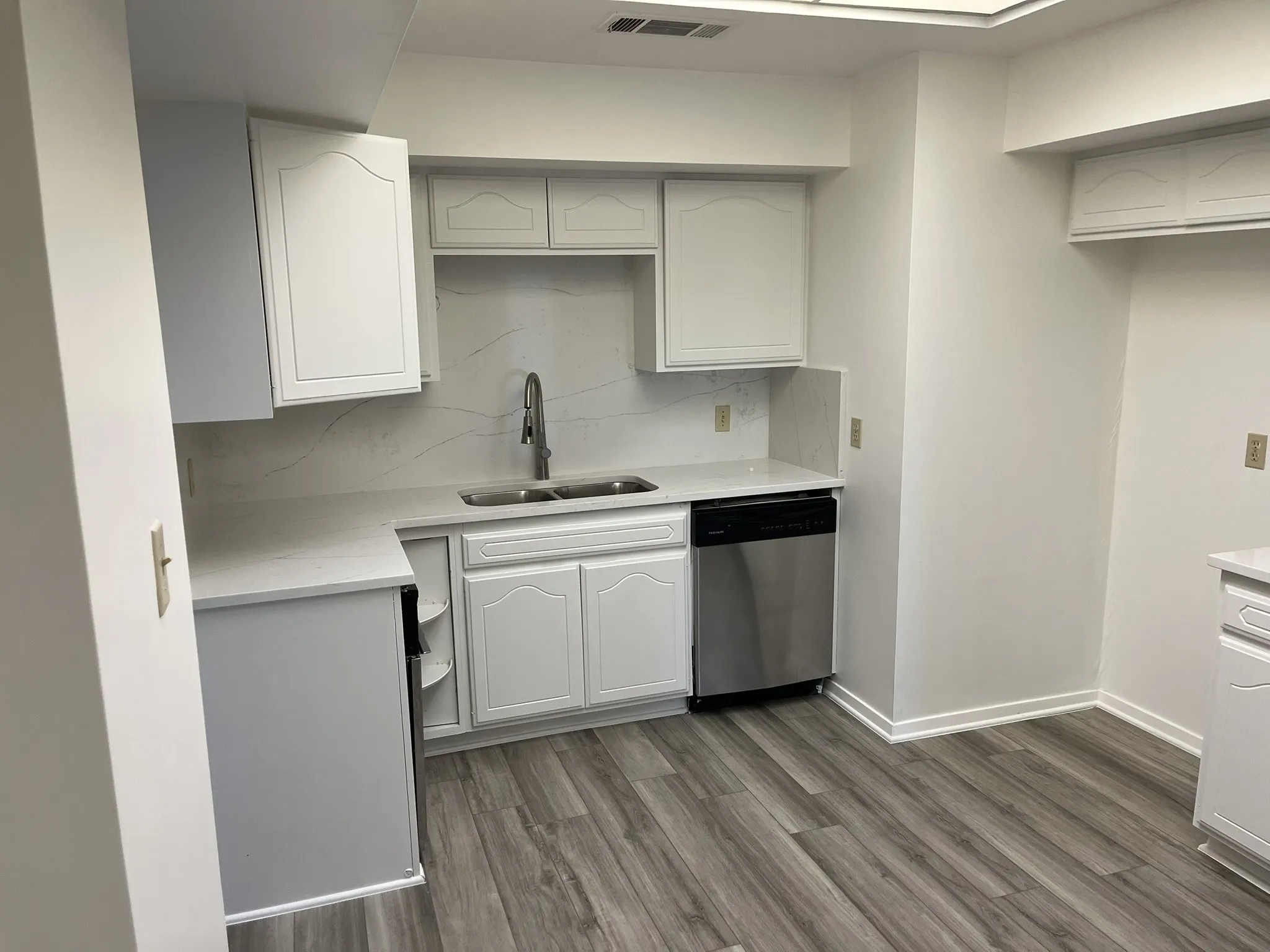 Condominium For Sale in Dallas County , 5200 Keller Springs Road 215, Dallas, Texas 75248, 2 Bedrooms, 2 Bathrooms, Garage spaces, 1,685 Sqft, built in 1981, Price $270,000, mls#21282132, Real Estate Agent in Dallas, Homes For Sale in Dallas county, Homes For Sale in Dallas, Realtor in Dallas Texas, Real Estate Brokerage Independent Realty Texas, Luminita Cordes Realtor