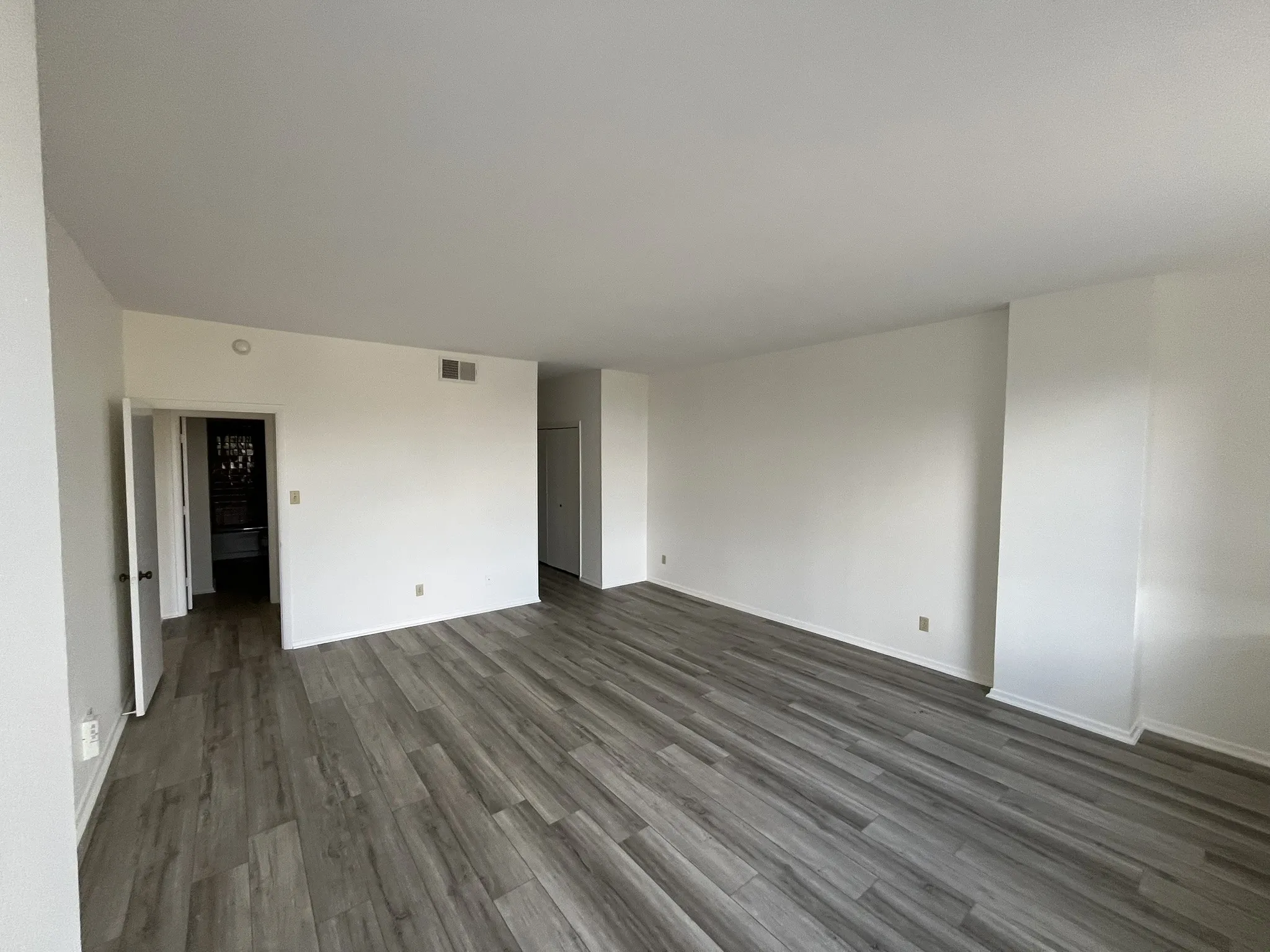 Condominium For Sale in Dallas County , 5200 Keller Springs Road 215, Dallas, Texas 75248, 2 Bedrooms, 2 Bathrooms, Garage spaces, 1,685 Sqft, built in 1981, Price $270,000, mls#21282132, Real Estate Agent in Dallas, Homes For Sale in Dallas county, Homes For Sale in Dallas, Realtor in Dallas Texas, Real Estate Brokerage Independent Realty Texas, Luminita Cordes Realtor