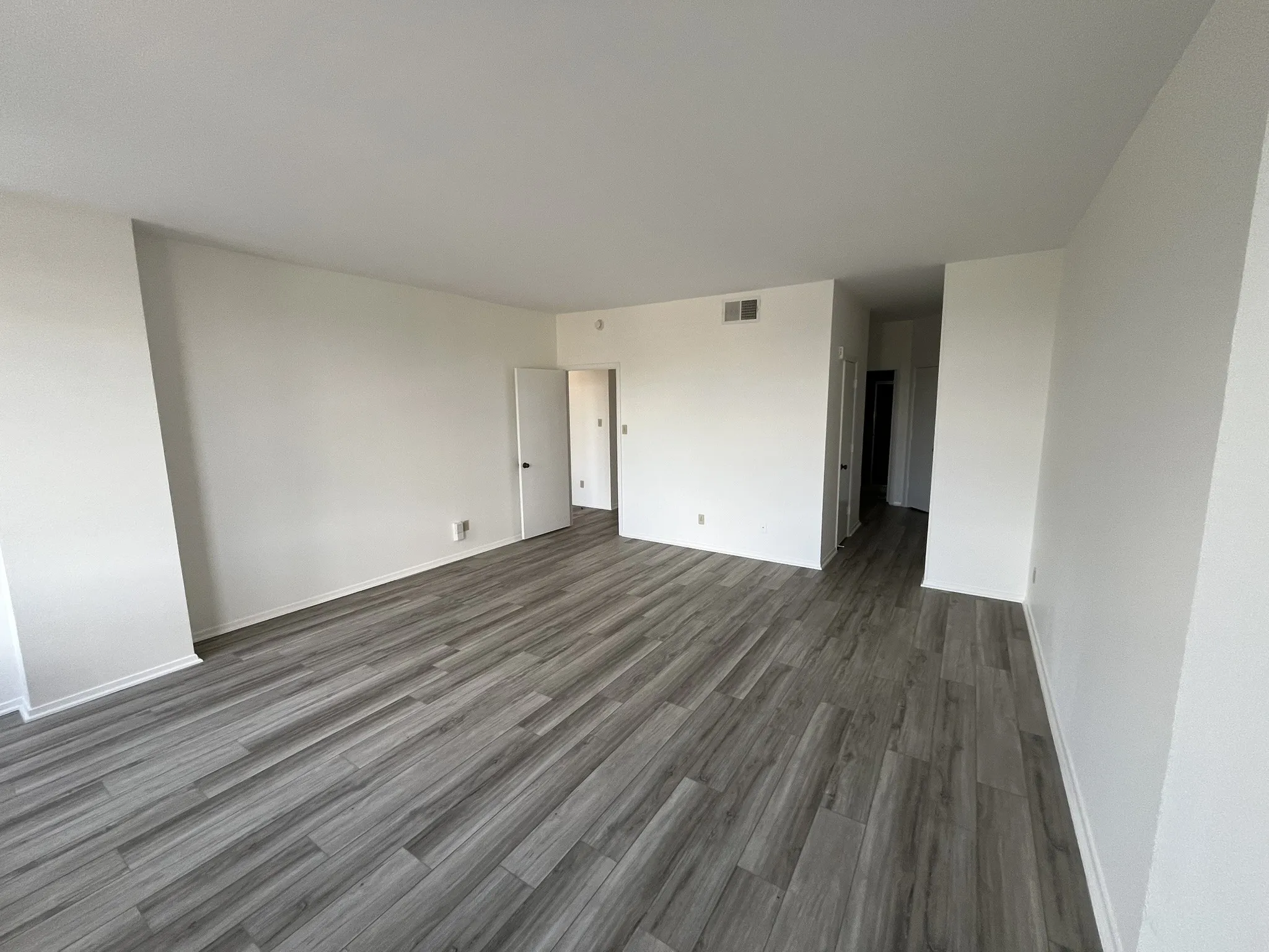 Condominium For Sale in Dallas County , 5200 Keller Springs Road 215, Dallas, Texas 75248, 2 Bedrooms, 2 Bathrooms, Garage spaces, 1,685 Sqft, built in 1981, Price $270,000, mls#21282132, Real Estate Agent in Dallas, Homes For Sale in Dallas county, Homes For Sale in Dallas, Realtor in Dallas Texas, Real Estate Brokerage Independent Realty Texas, Luminita Cordes Realtor