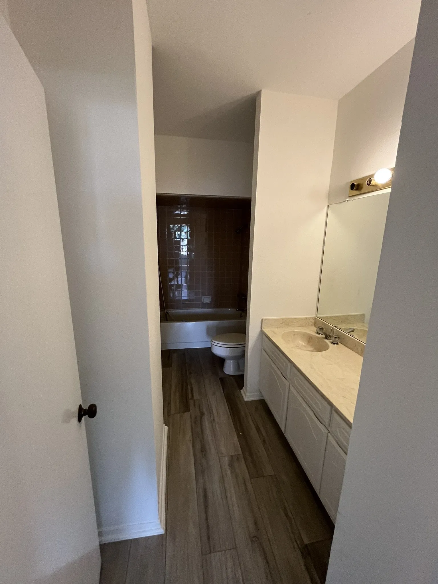 Condominium For Sale in Dallas County , 5200 Keller Springs Road 215, Dallas, Texas 75248, 2 Bedrooms, 2 Bathrooms, Garage spaces, 1,685 Sqft, built in 1981, Price $270,000, mls#21282132, Real Estate Agent in Dallas, Homes For Sale in Dallas county, Homes For Sale in Dallas, Realtor in Dallas Texas, Real Estate Brokerage Independent Realty Texas, Luminita Cordes Realtor