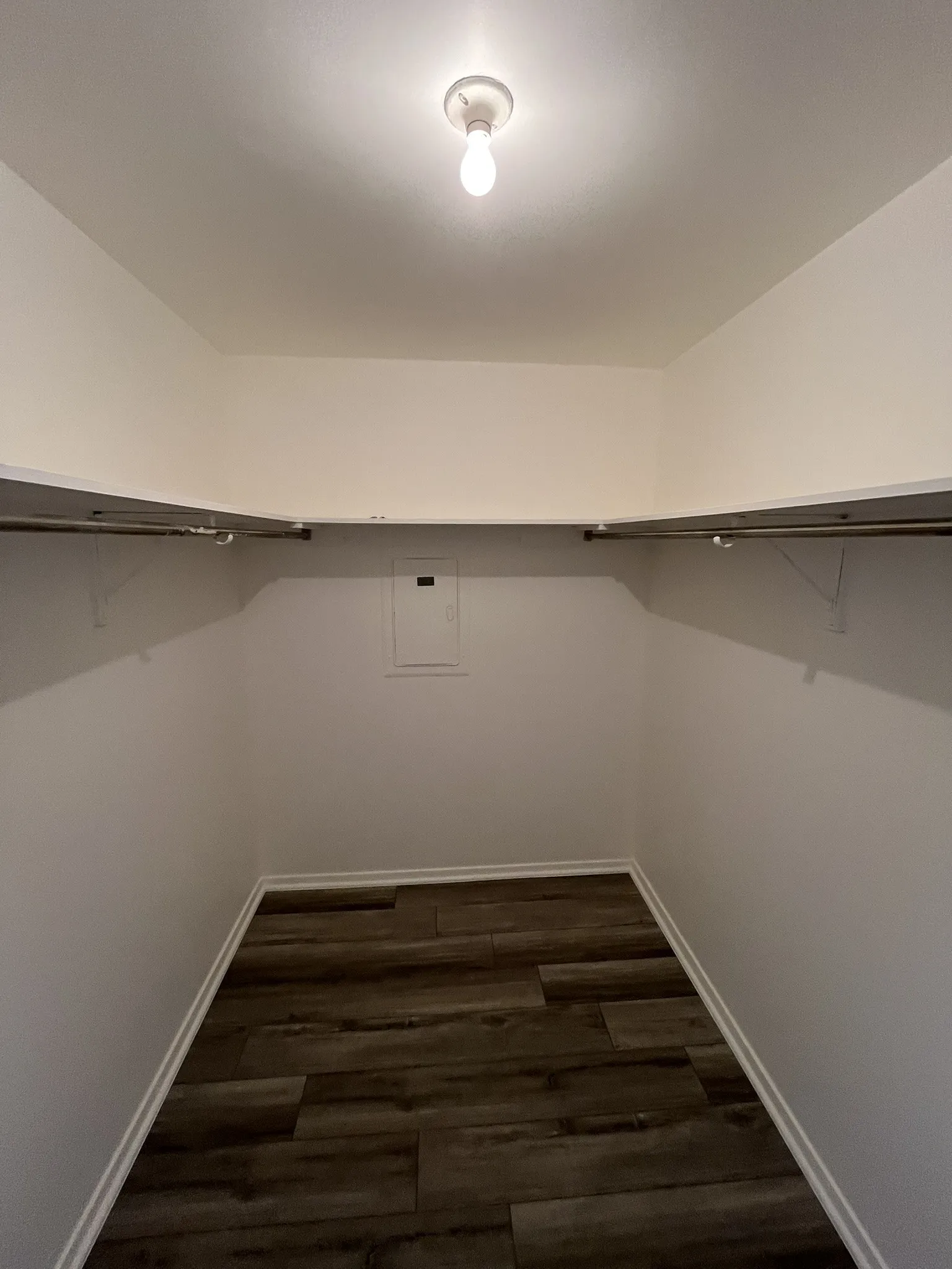 Condominium For Sale in Dallas County , 5200 Keller Springs Road 215, Dallas, Texas 75248, 2 Bedrooms, 2 Bathrooms, Garage spaces, 1,685 Sqft, built in 1981, Price $270,000, mls#21282132, Real Estate Agent in Dallas, Homes For Sale in Dallas county, Homes For Sale in Dallas, Realtor in Dallas Texas, Real Estate Brokerage Independent Realty Texas, Luminita Cordes Realtor