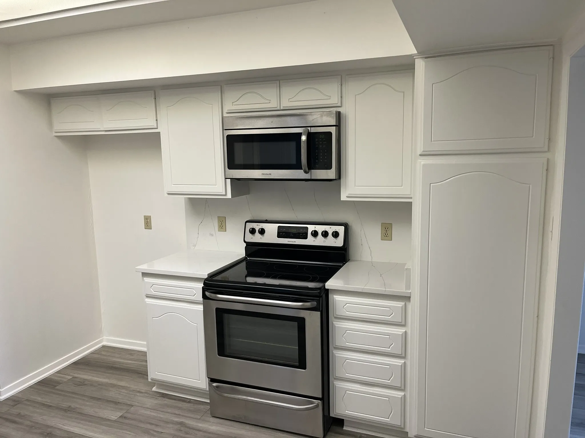 Condominium For Sale in Dallas County , 5200 Keller Springs Road 215, Dallas, Texas 75248, 2 Bedrooms, 2 Bathrooms, Garage spaces, 1,685 Sqft, built in 1981, Price $270,000, mls#21282132, Real Estate Agent in Dallas, Homes For Sale in Dallas county, Homes For Sale in Dallas, Realtor in Dallas Texas, Real Estate Brokerage Independent Realty Texas, Luminita Cordes Realtor
