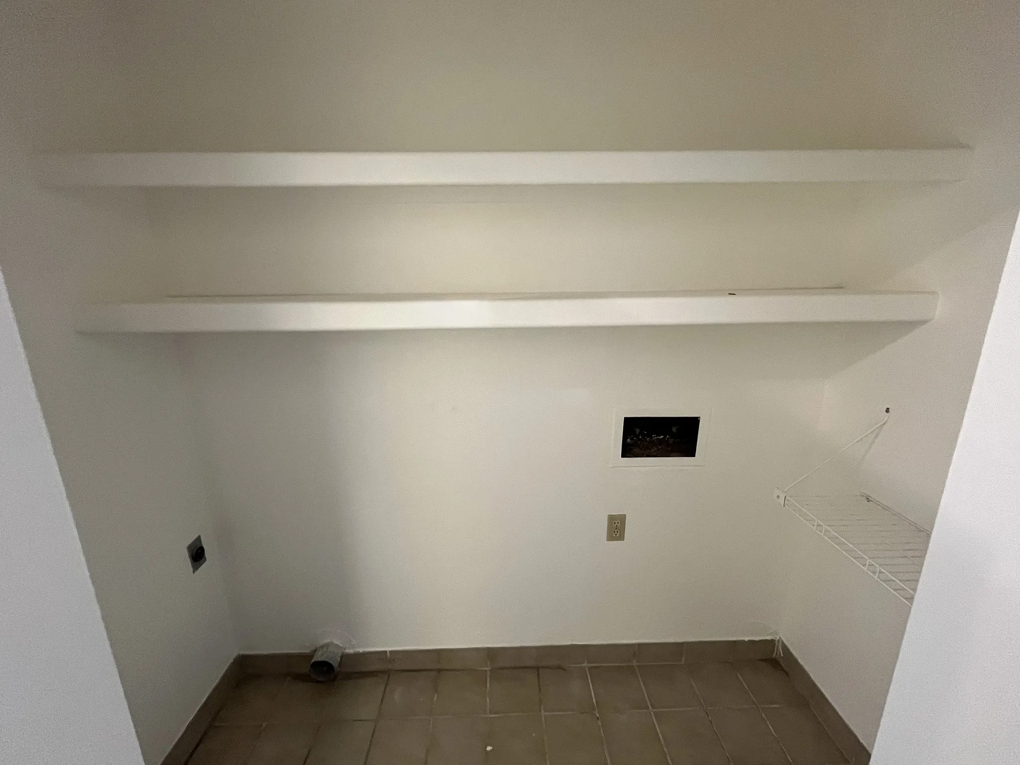 Condominium For Sale in Dallas County , 5200 Keller Springs Road 215, Dallas, Texas 75248, 2 Bedrooms, 2 Bathrooms, Garage spaces, 1,685 Sqft, built in 1981, Price $270,000, mls#21282132, Real Estate Agent in Dallas, Homes For Sale in Dallas county, Homes For Sale in Dallas, Realtor in Dallas Texas, Real Estate Brokerage Independent Realty Texas, Luminita Cordes Realtor