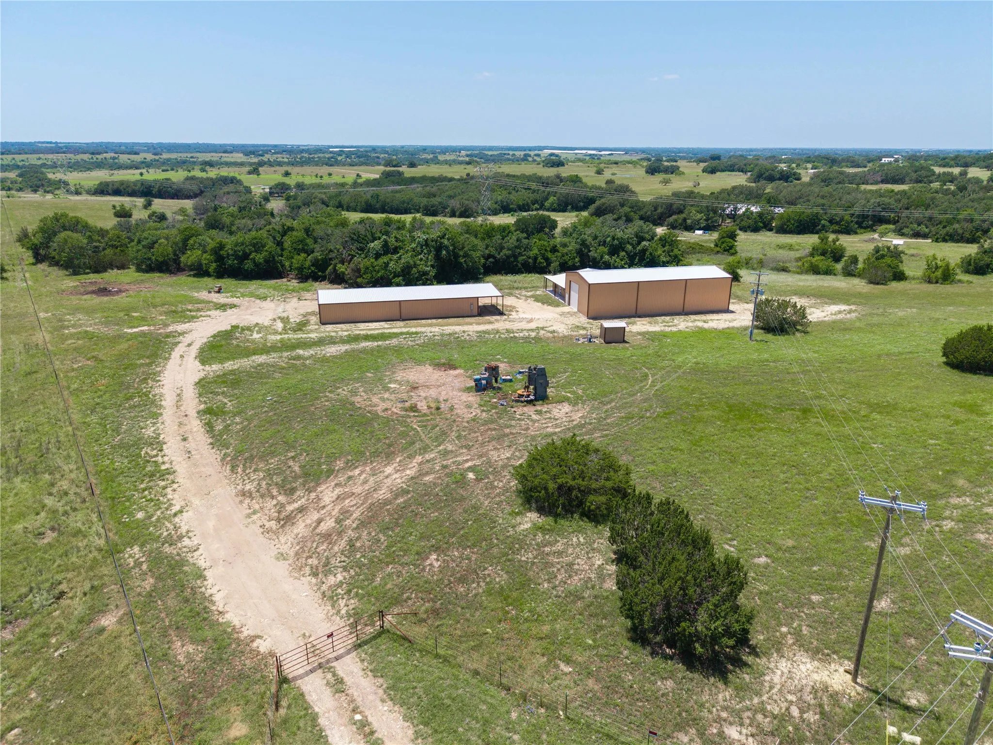 Farm For Sale in Erath County , 3885 CR 522 B, Stephenville, Texas 76401, 3 Bedroom, 2 Bathroom, 4 Garage spaces, 2,000 Sqft, built in 2021, mls#21279518, Real Estate Agent in Stephenville, Homes For Sale in Erath county, Homes For Sale in Stephenville, Realtor in Stephenville Texas, Real Estate Brokerage Independent Realty Texas, Luminita Cordes Realtor
