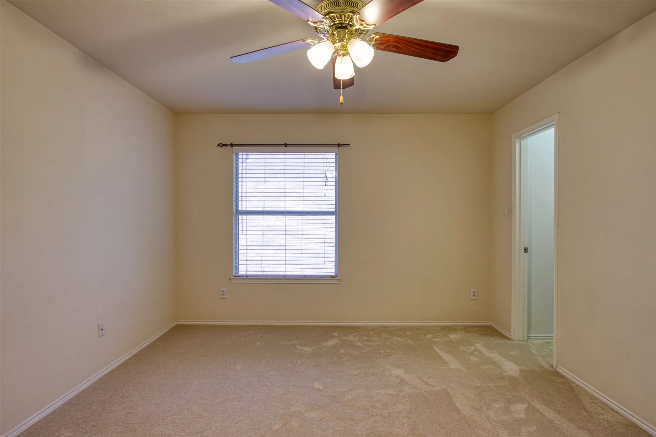 Single Family Residence For Rent in Collin County , 3408 Paradise Valley Drive, Plano, Texas 75025, 5 Bedroom, 3 Bathroom, 2 Garage spaces, 3,240 Sqft, built in 1999, mls#21271058, Real Estate Agent in Plano, Homes For Rent in Collin county, Homes For Rent in Plano, Realtor in Plano Texas, Real Estate Brokerage Independent Realty Texas, Luminita Cordes Realtor