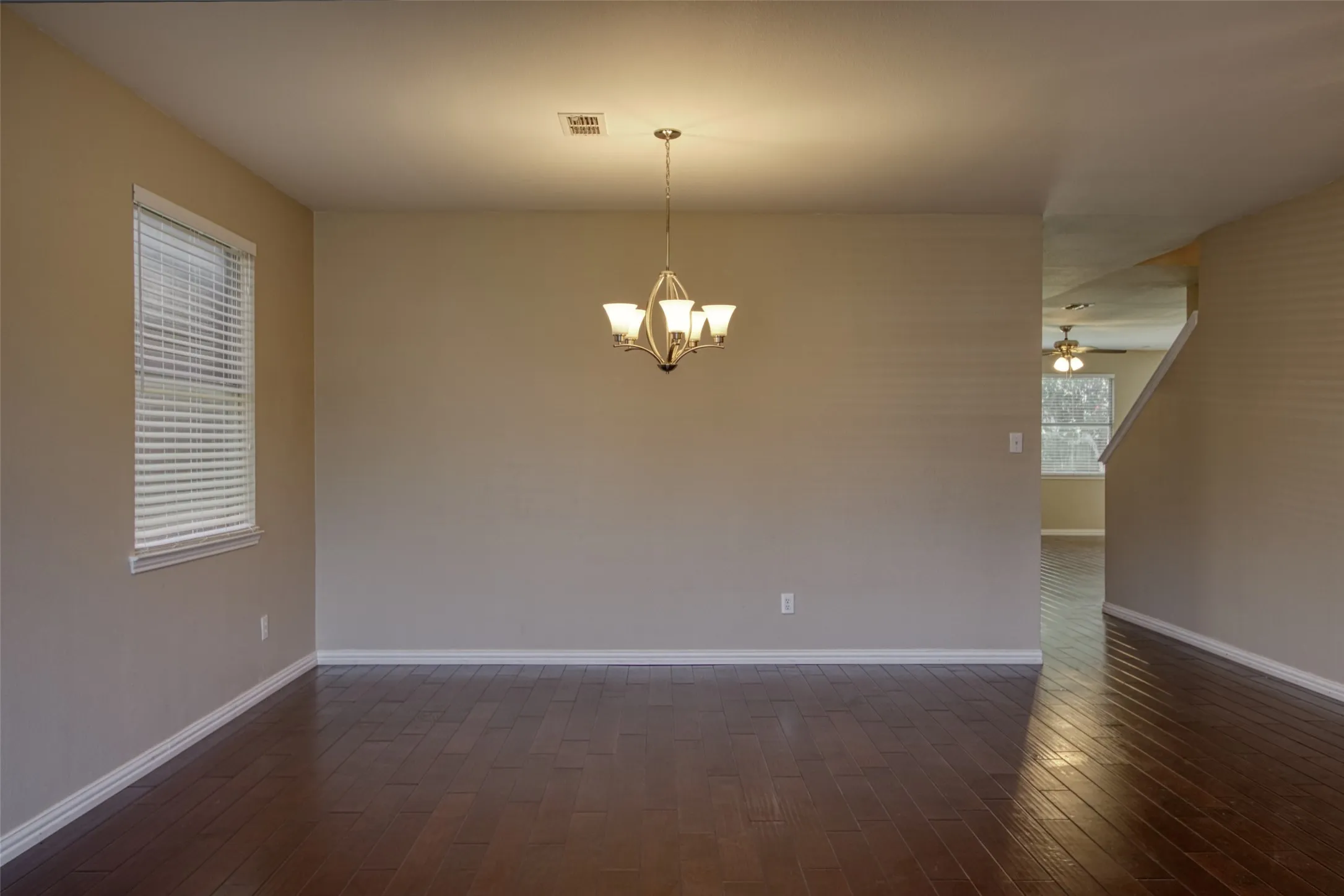 Single Family Residence For Rent in Collin County , 3408 Paradise Valley Drive, Plano, Texas 75025, 5 Bedroom, 3 Bathroom, 2 Garage spaces, 3,240 Sqft, built in 1999, mls#21271058, Real Estate Agent in Plano, Homes For Rent in Collin county, Homes For Rent in Plano, Realtor in Plano Texas, Real Estate Brokerage Independent Realty Texas, Luminita Cordes Realtor