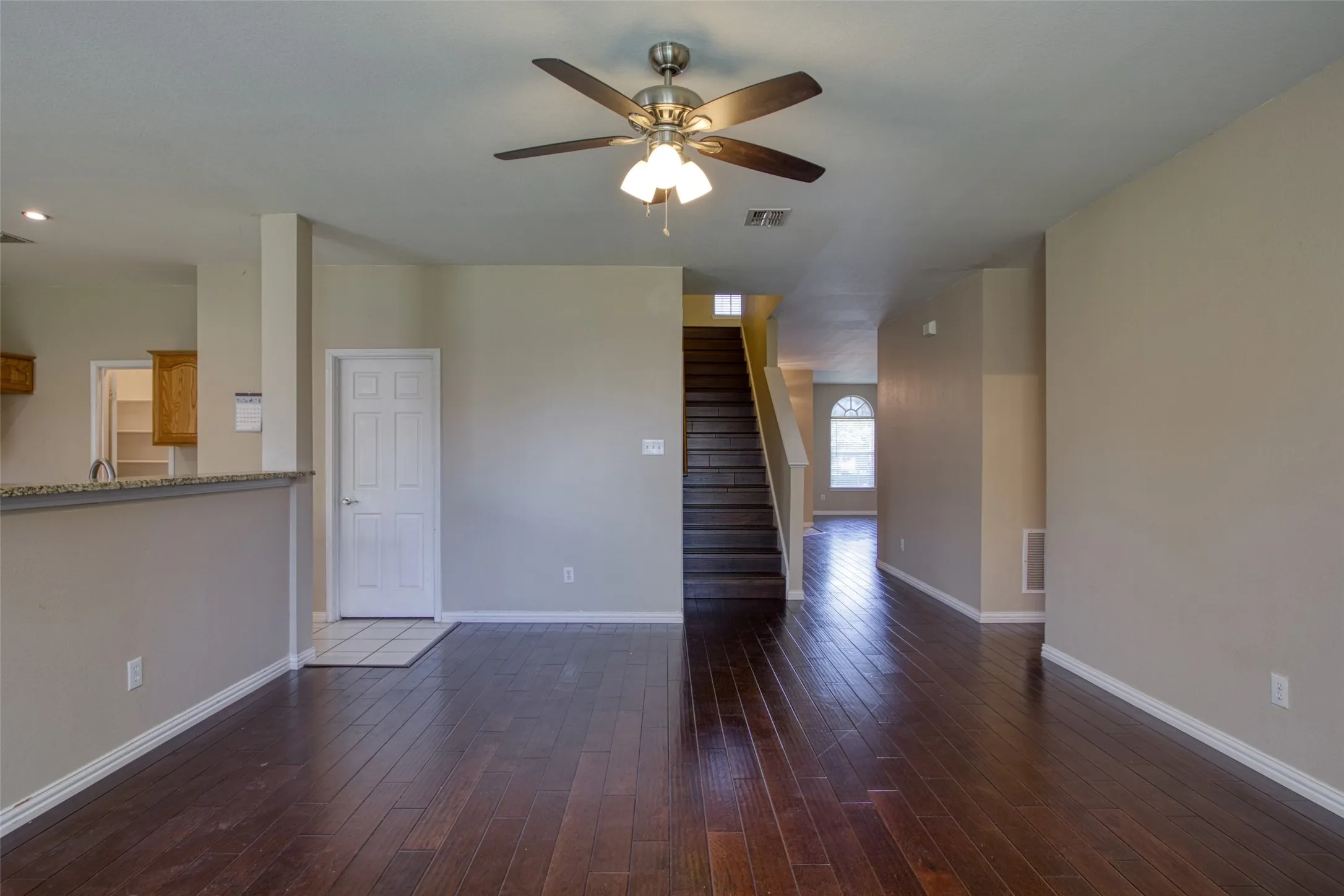 Single Family Residence For Rent in Collin County , 3408 Paradise Valley Drive, Plano, Texas 75025, 5 Bedroom, 3 Bathroom, 2 Garage spaces, 3,240 Sqft, built in 1999, mls#21271058, Real Estate Agent in Plano, Homes For Rent in Collin county, Homes For Rent in Plano, Realtor in Plano Texas, Real Estate Brokerage Independent Realty Texas, Luminita Cordes Realtor