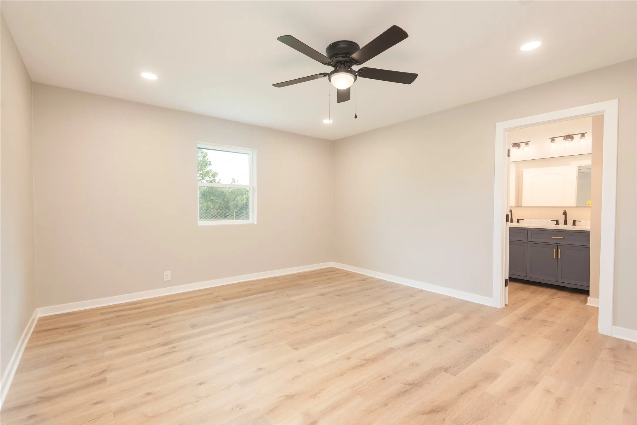 Single Family Residence For Sale in Parker County , 228 Brown Creek Road, Weatherford, Texas 76085, 4 Bedroom, 2 Bathroom, 2 Garage spaces, 2,184 Sqft, built in 1976, mls#21282146, Real Estate Agent in Weatherford, Homes For Sale in Parker county, Homes For Sale in Weatherford, Realtor in Weatherford Texas, Real Estate Brokerage Independent Realty Texas, Luminita Cordes Realtor