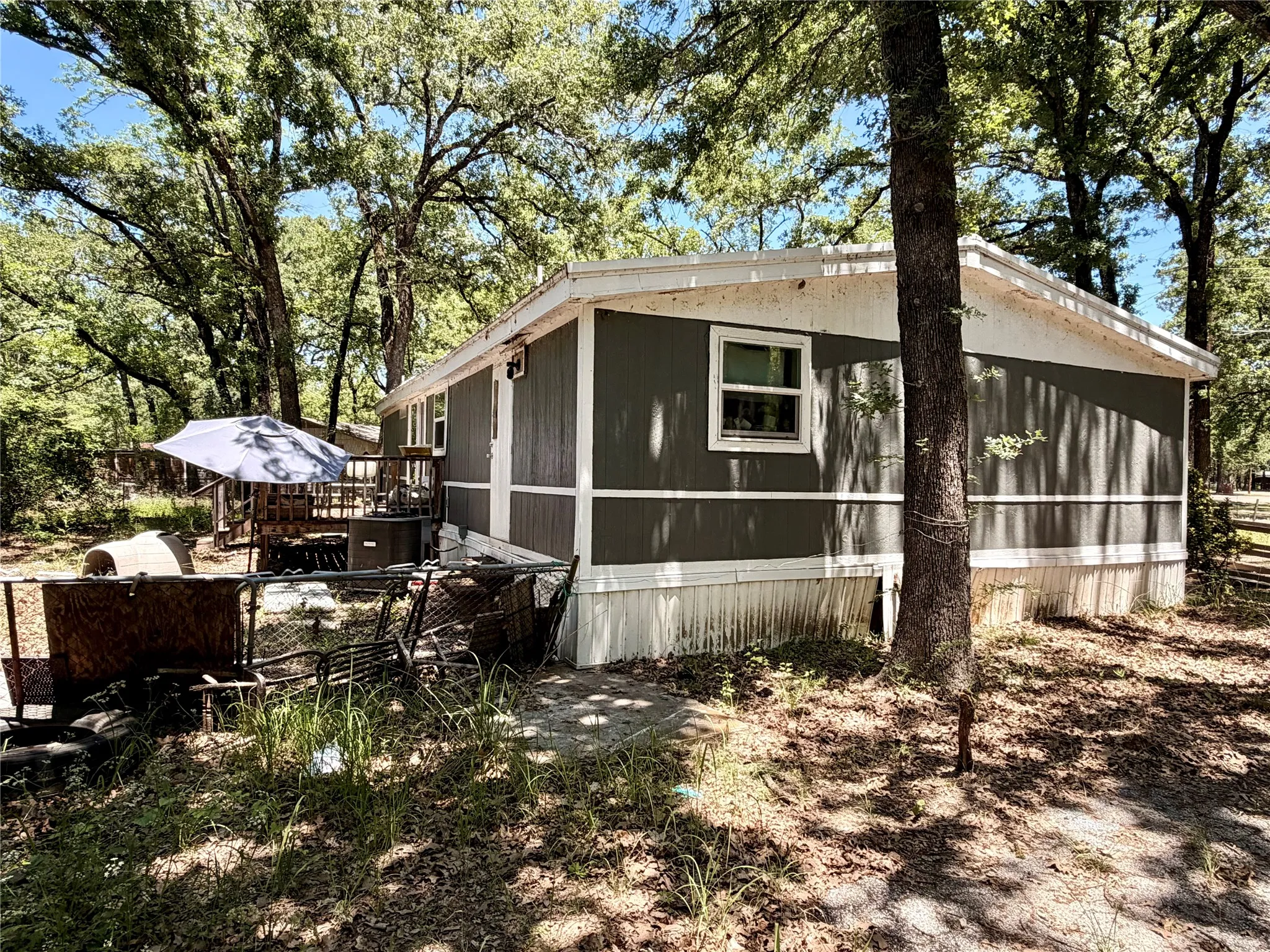 Mobile Home For Sale in Henderson County , 115 Fernwood Drive, Mabank, Texas 75156, 3 Bedrooms, 2 Bathrooms, Garage spaces, 1,144 Sqft, built in 1997, Price $117,000, mls#21261290, Real Estate Agent in Mabank, Homes For Sale in Henderson county, Homes For Sale in Mabank, Realtor in Mabank Texas, Real Estate Brokerage Independent Realty Texas, Luminita Cordes Realtor