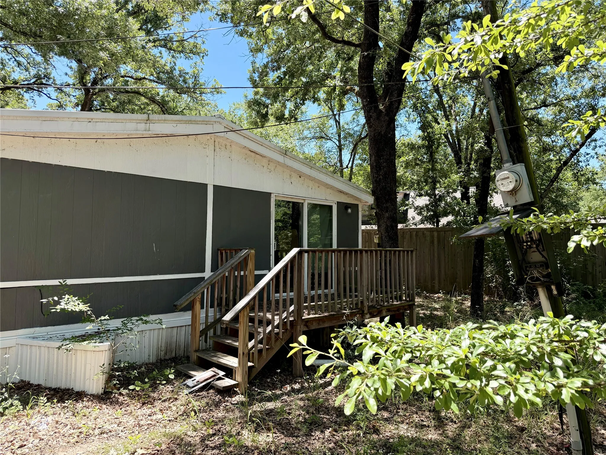 Mobile Home For Sale in Henderson County , 115 Fernwood Drive, Mabank, Texas 75156, 3 Bedrooms, 2 Bathrooms, Garage spaces, 1,144 Sqft, built in 1997, Price $117,000, mls#21261290, Real Estate Agent in Mabank, Homes For Sale in Henderson county, Homes For Sale in Mabank, Realtor in Mabank Texas, Real Estate Brokerage Independent Realty Texas, Luminita Cordes Realtor